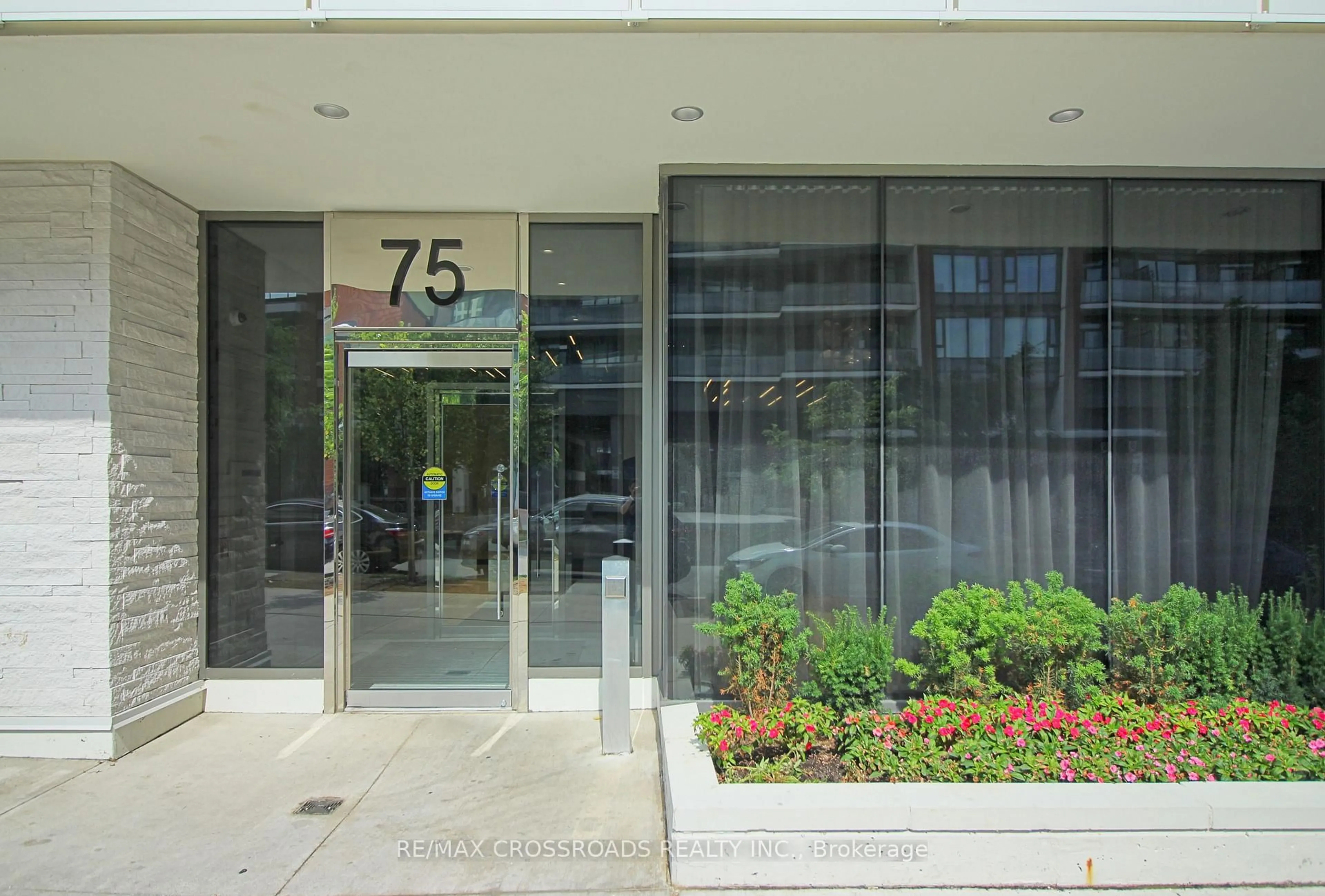 Indoor foyer for 75 Canterbury Pl #Ph207, Toronto Ontario M2N 0L2