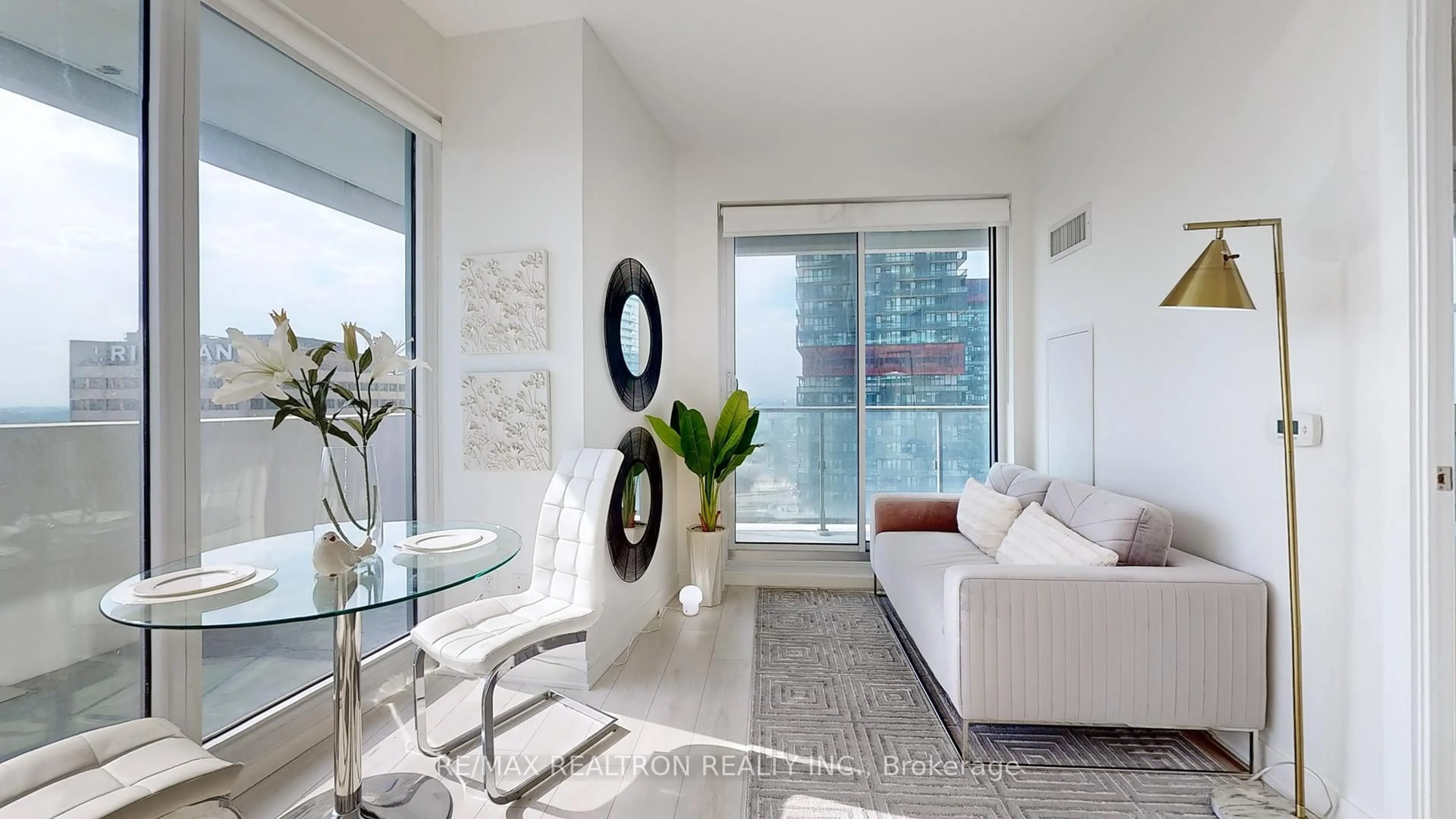 Living room with furniture, ceramic/tile floor for 2221 Yonge St #2609, Toronto Ontario M4S 0B8