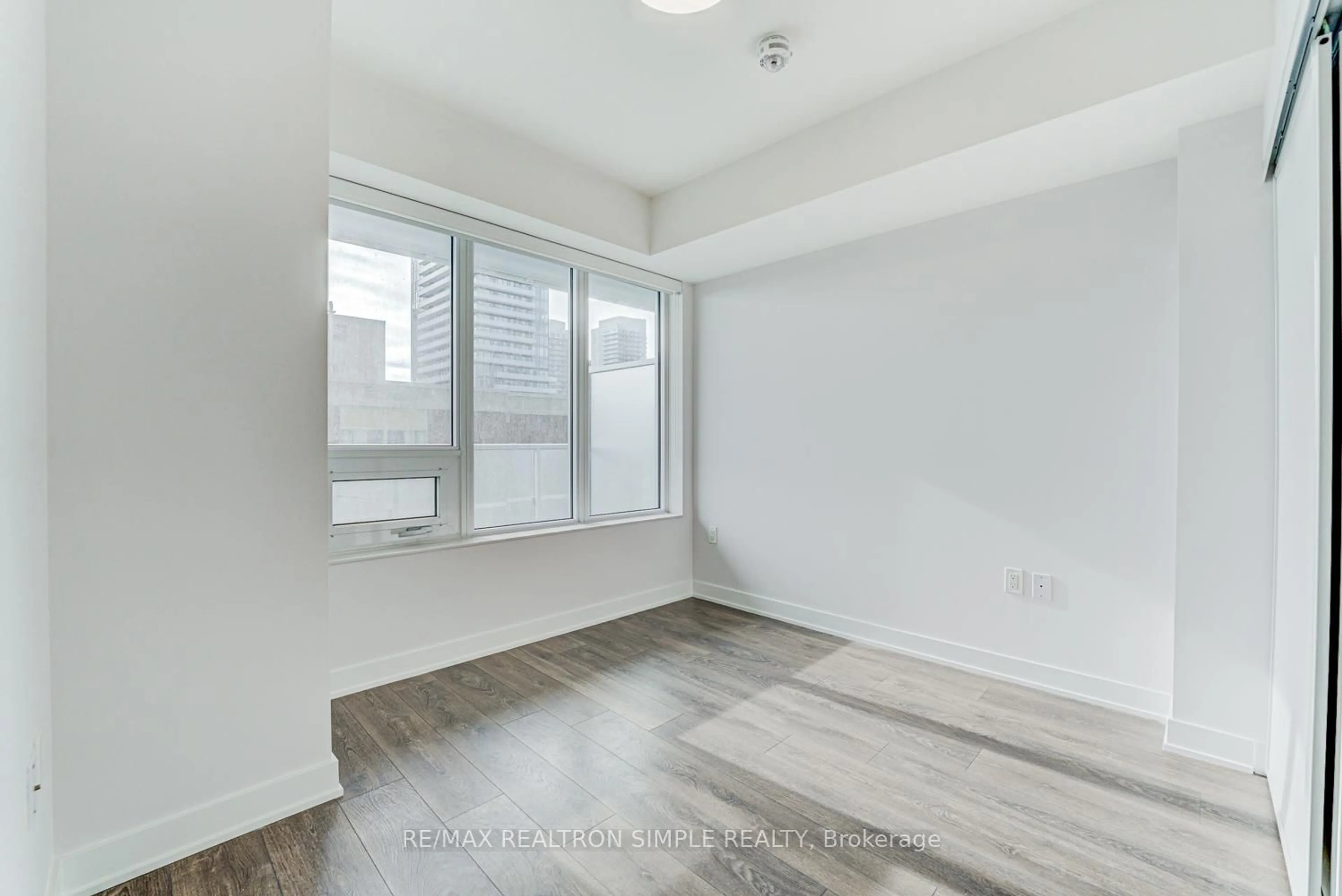 A pic of a room for 195 Redpath Ave #1606, Toronto Ontario M4P 0E4
