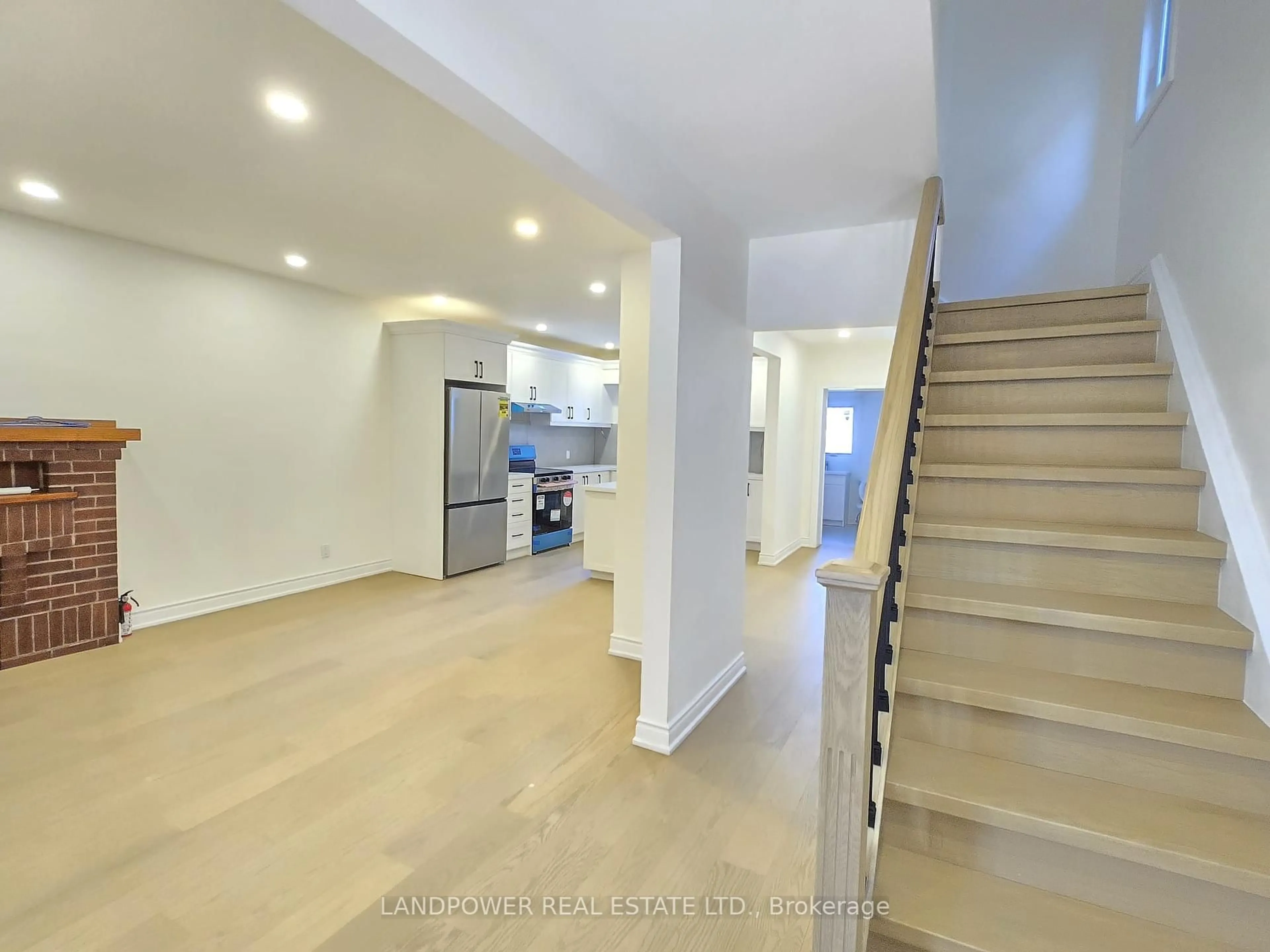 Indoor foyer for 1745 Dufferin St, Toronto Ontario M6E 3N9