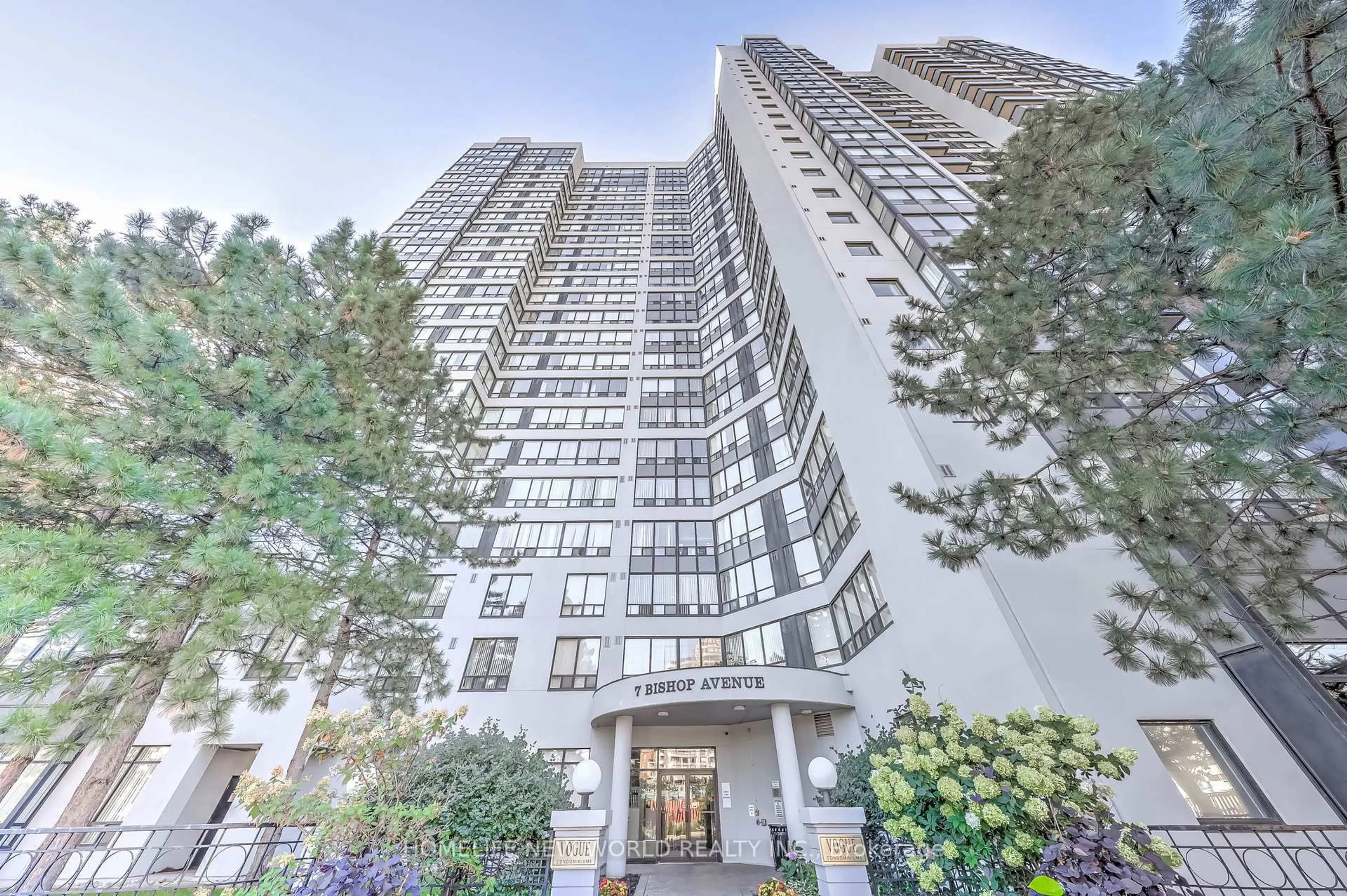 Indoor foyer for 7 Bishop Ave #514, Toronto Ontario M2M 4J4