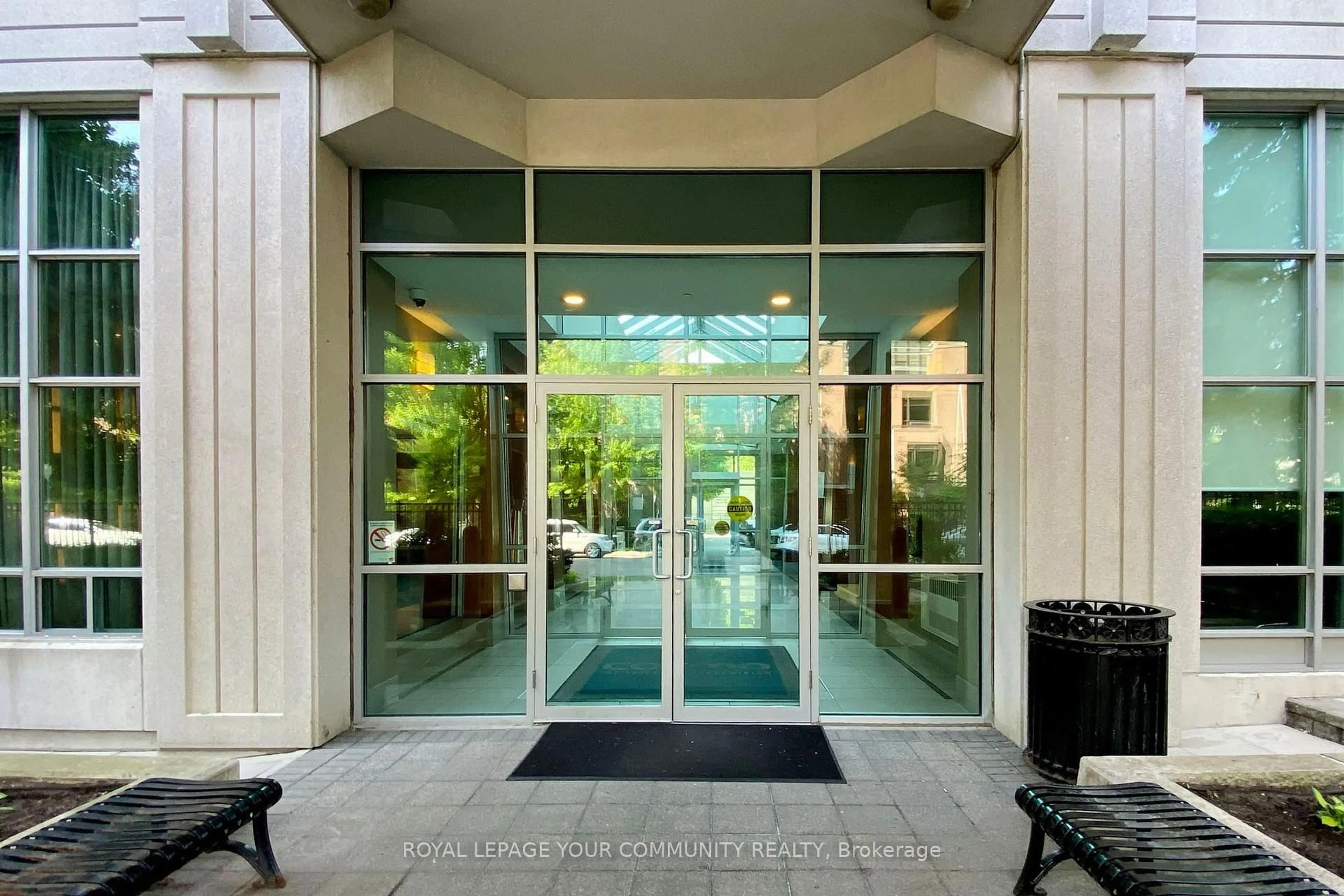 Indoor foyer for 31 Bales Ave #1805, Toronto Ontario M2N 7L6