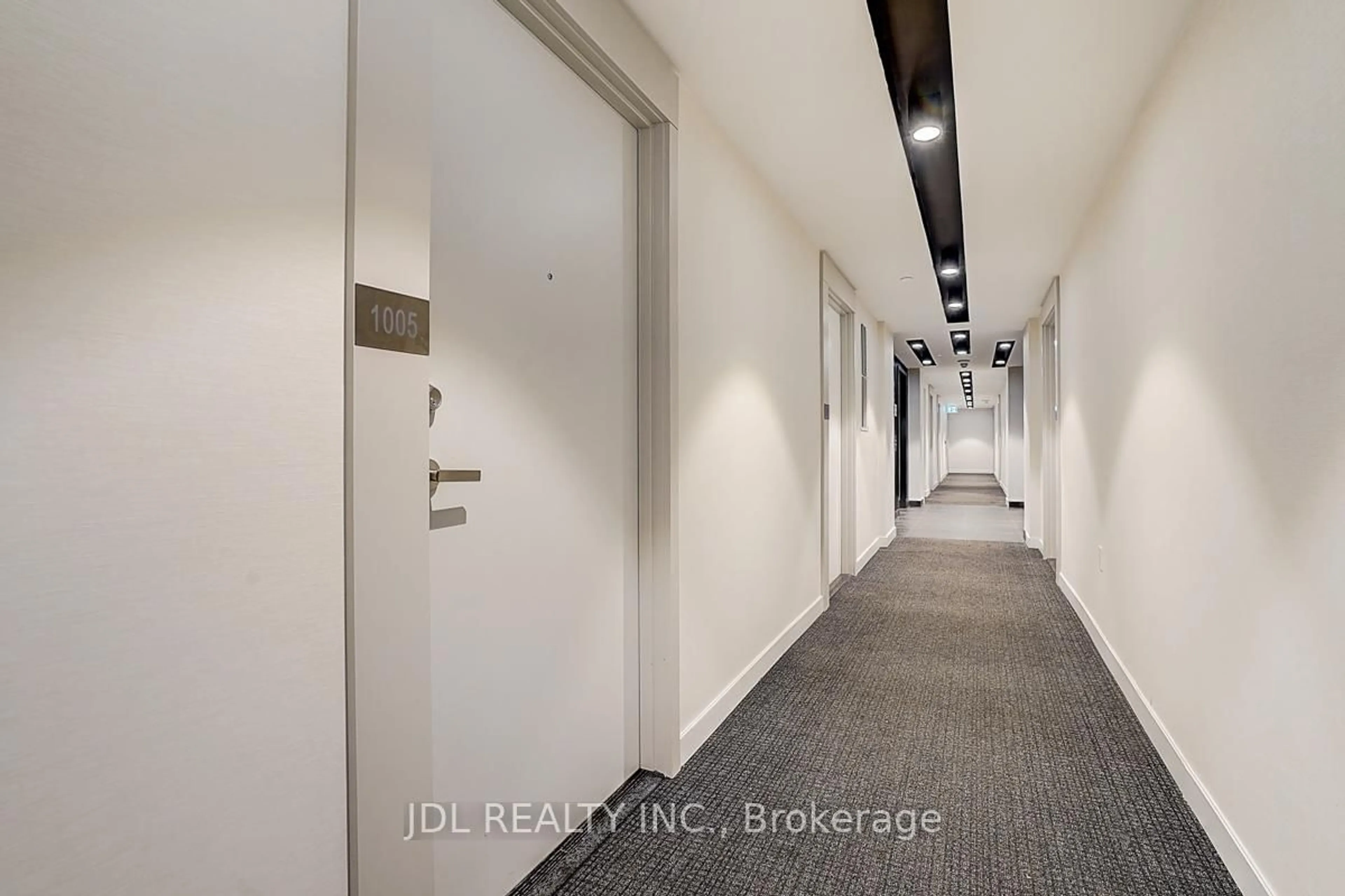 Indoor entryway for 99 Broadway Ave #1005, Toronto Ontario M4P 1V2