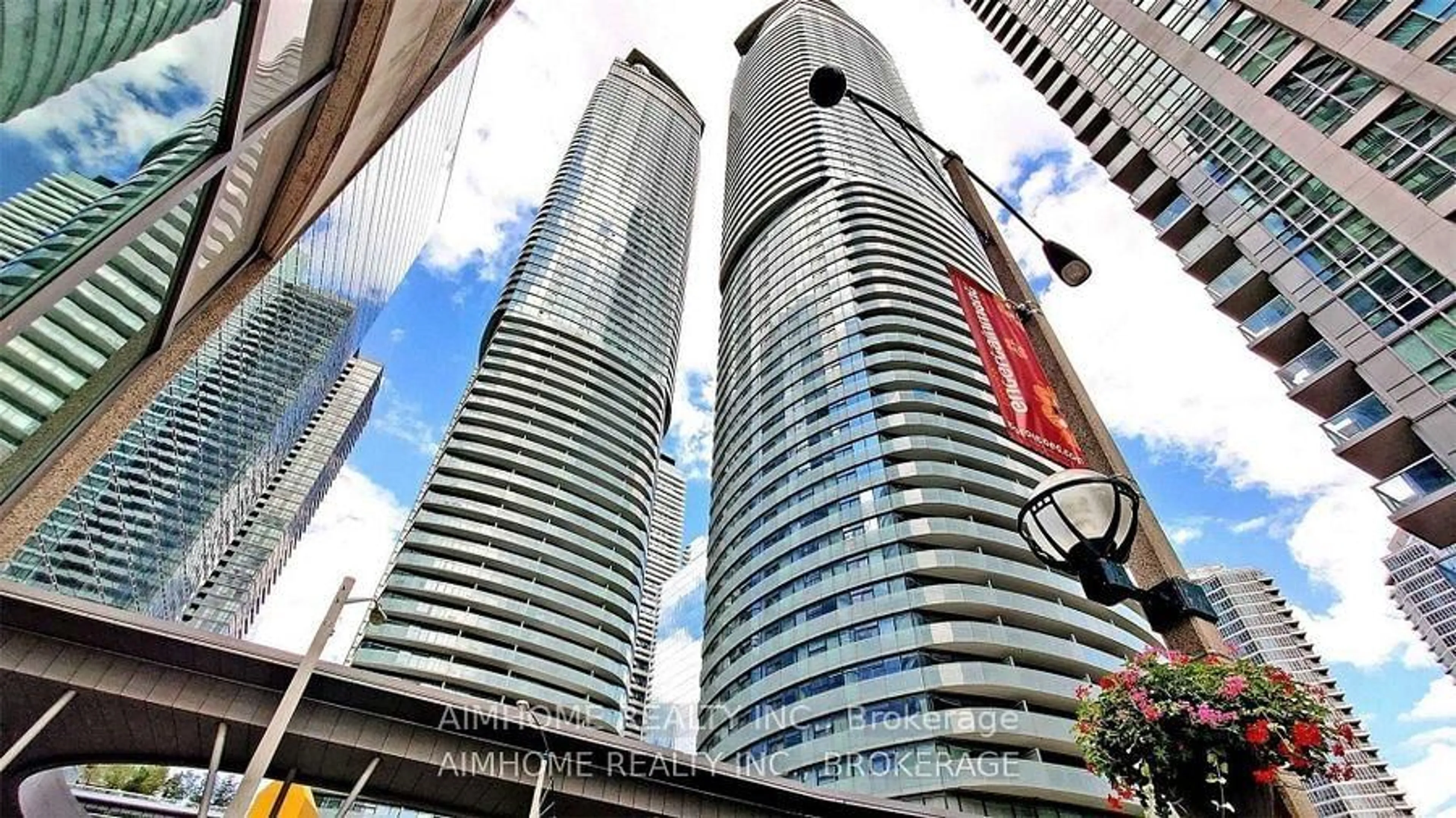 Indoor foyer for 14 York St #5205, Toronto Ontario M5J 0B1