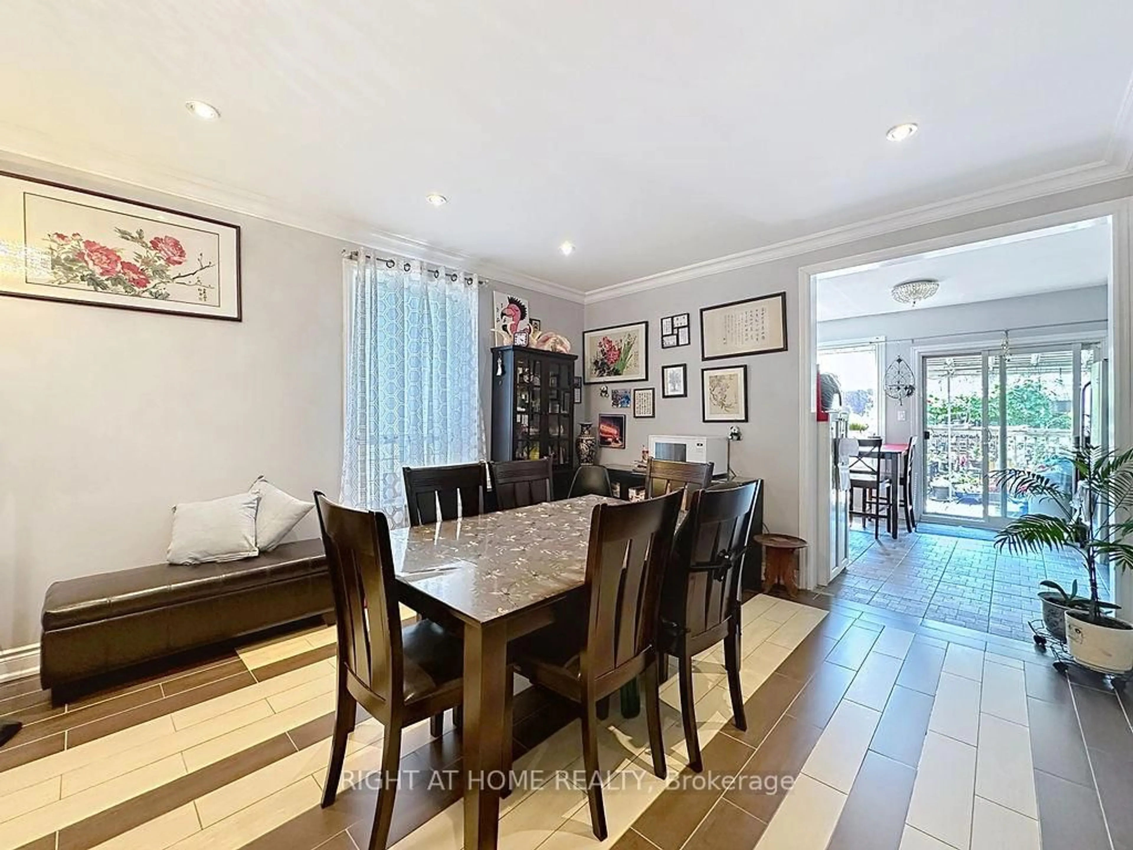 Dining room, unknown for 132 Bellwoods Ave, Toronto Ontario M6J 2P4