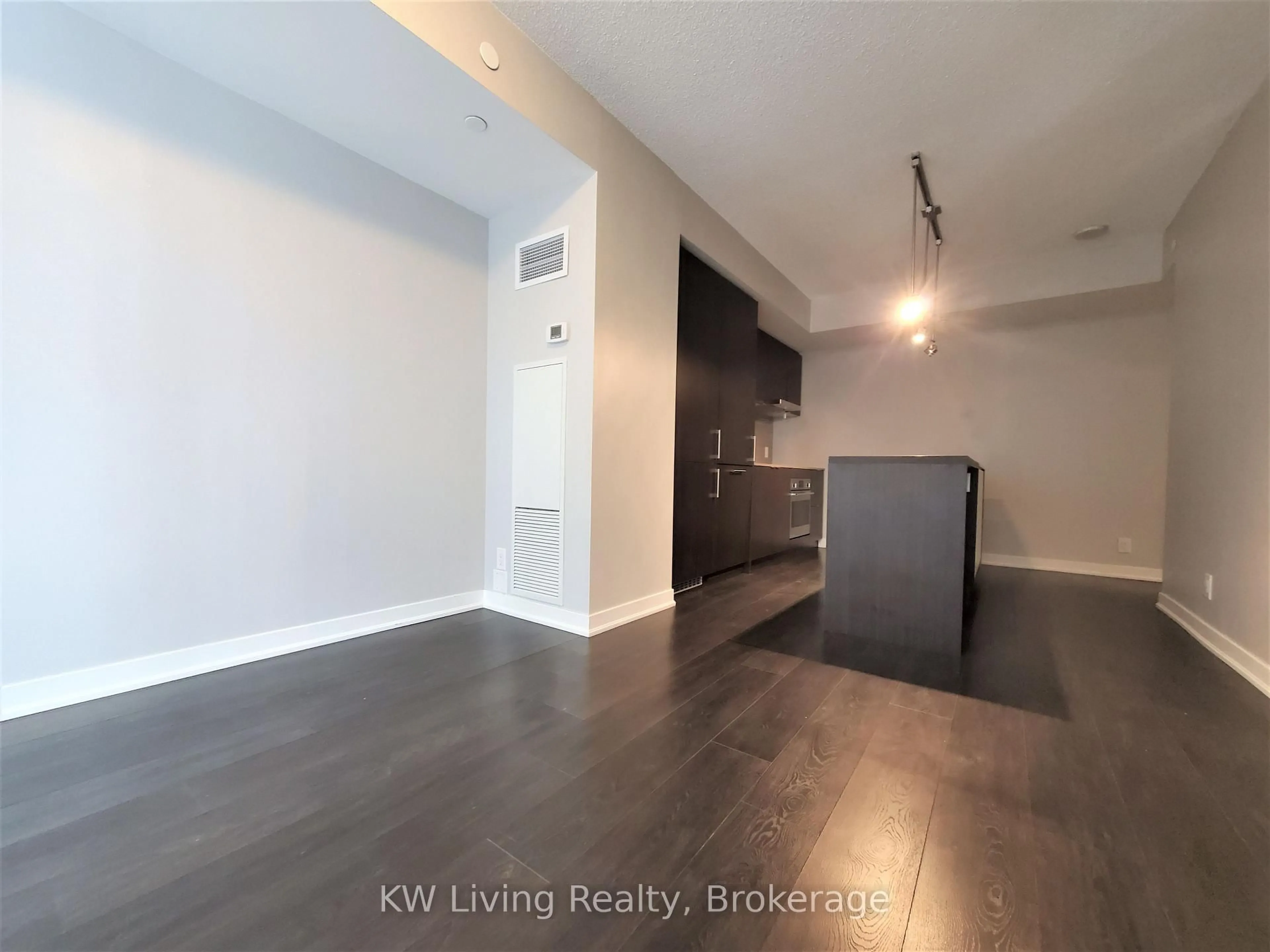 A pic of a room for 100 Harbour St #2005, Toronto Ontario M5J 0B5