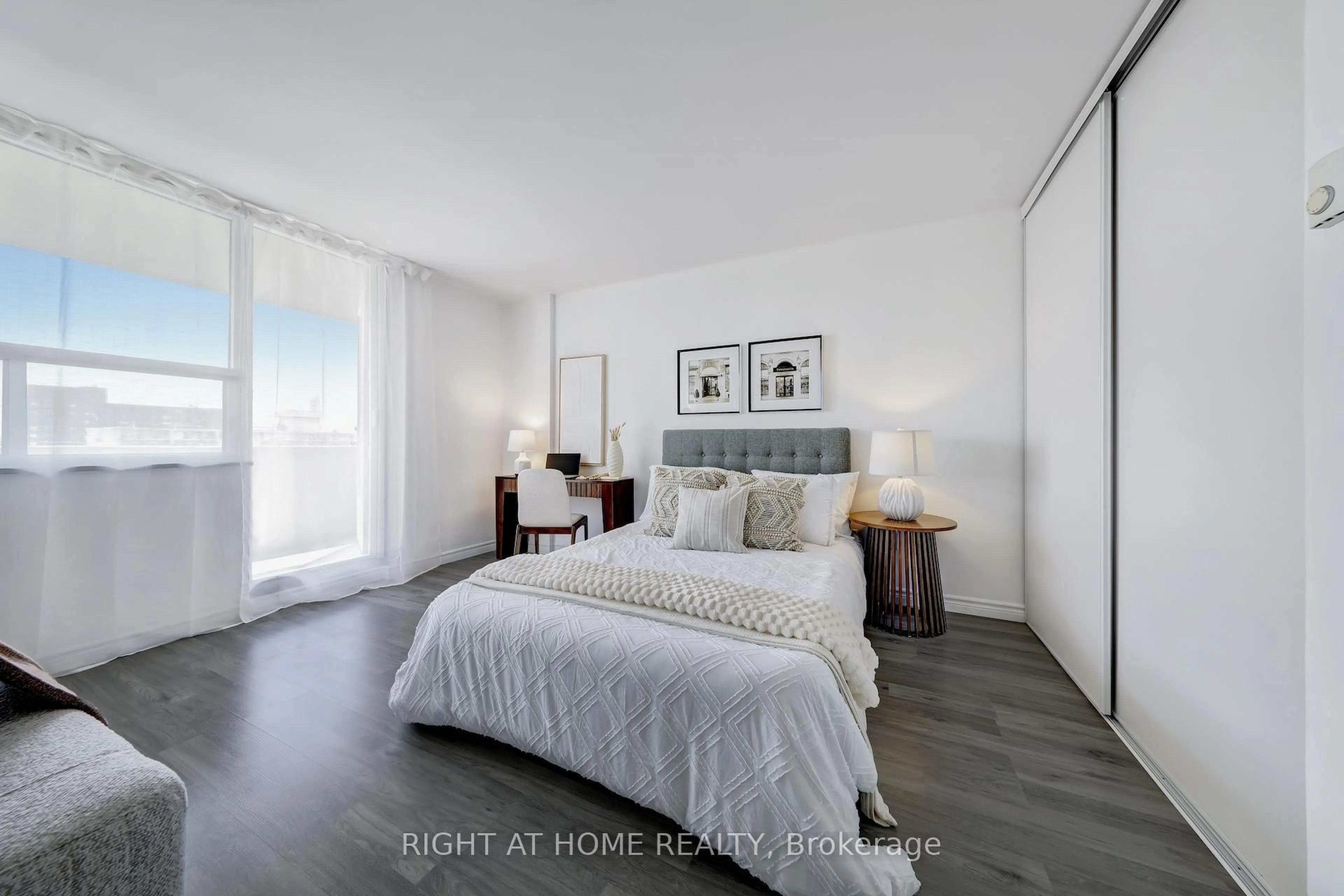 Bedroom with bed, unknown for 40 Homewood Ave #908, Toronto Ontario M4Y 2K2