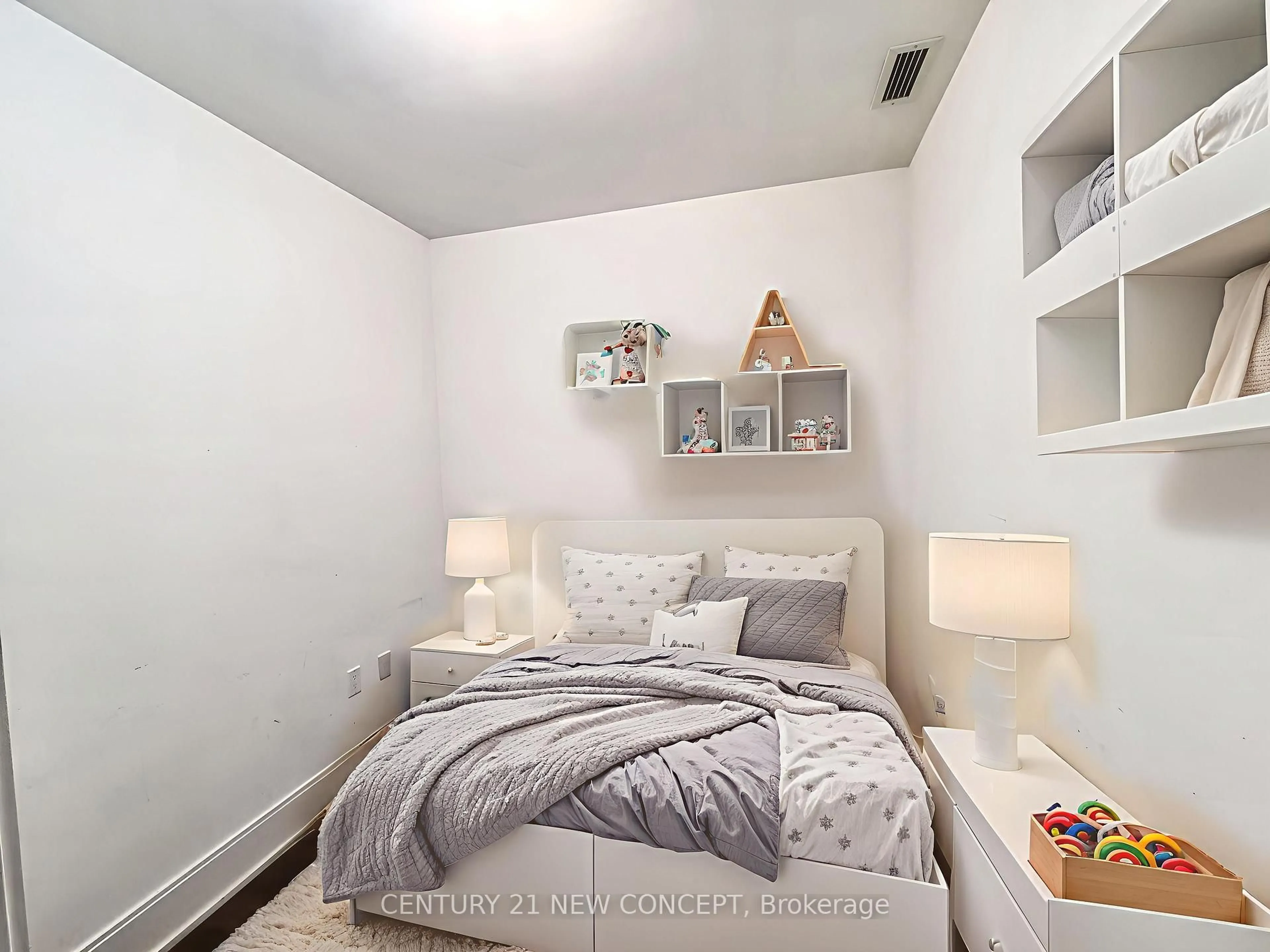 Bedroom with bed, unknown for 39 Queens Quay #526, Toronto Ontario M5E 0A4
