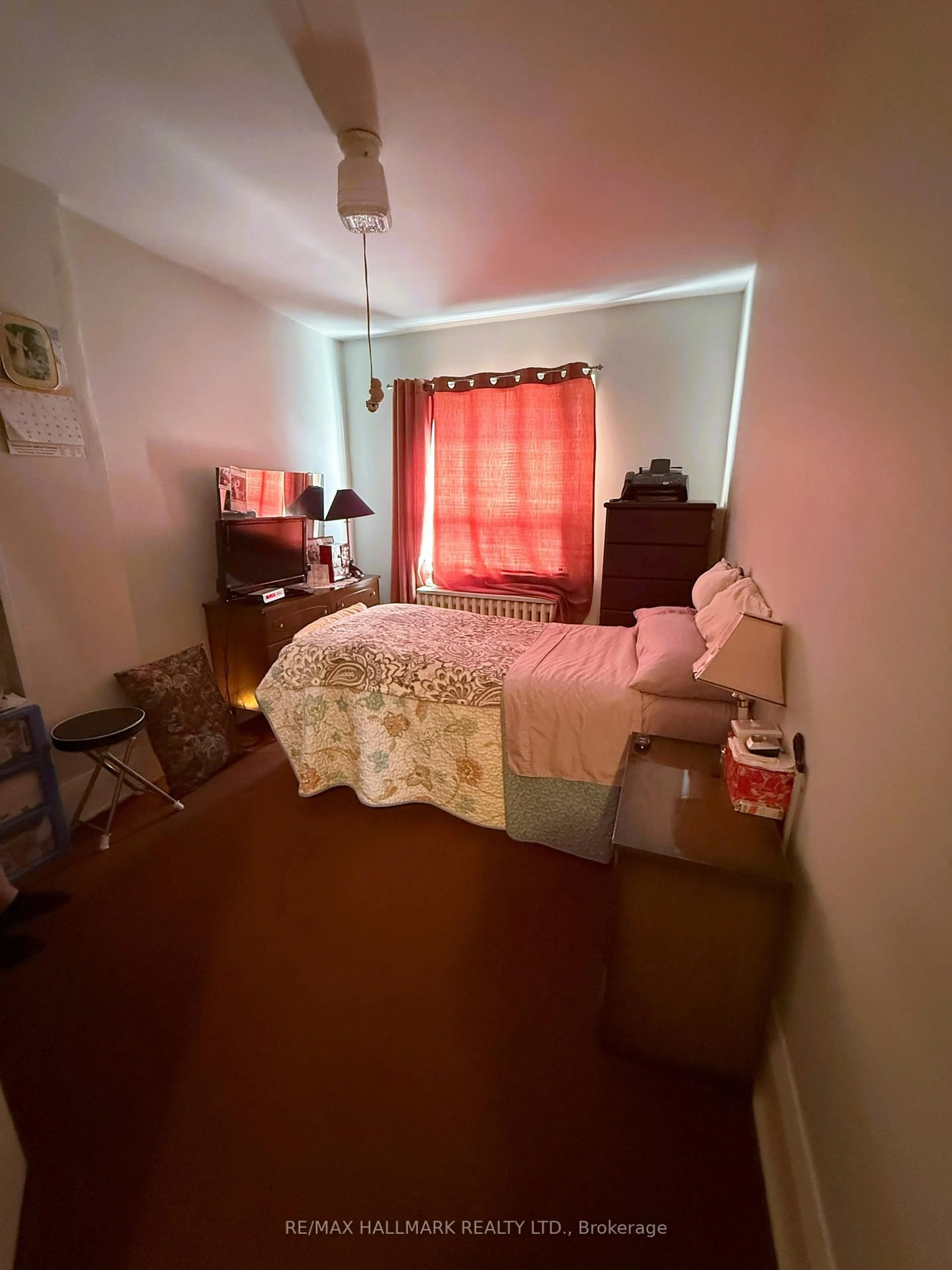 A pic of a room for 406 Lauder Ave Ave, Toronto Ontario M6E 3J2