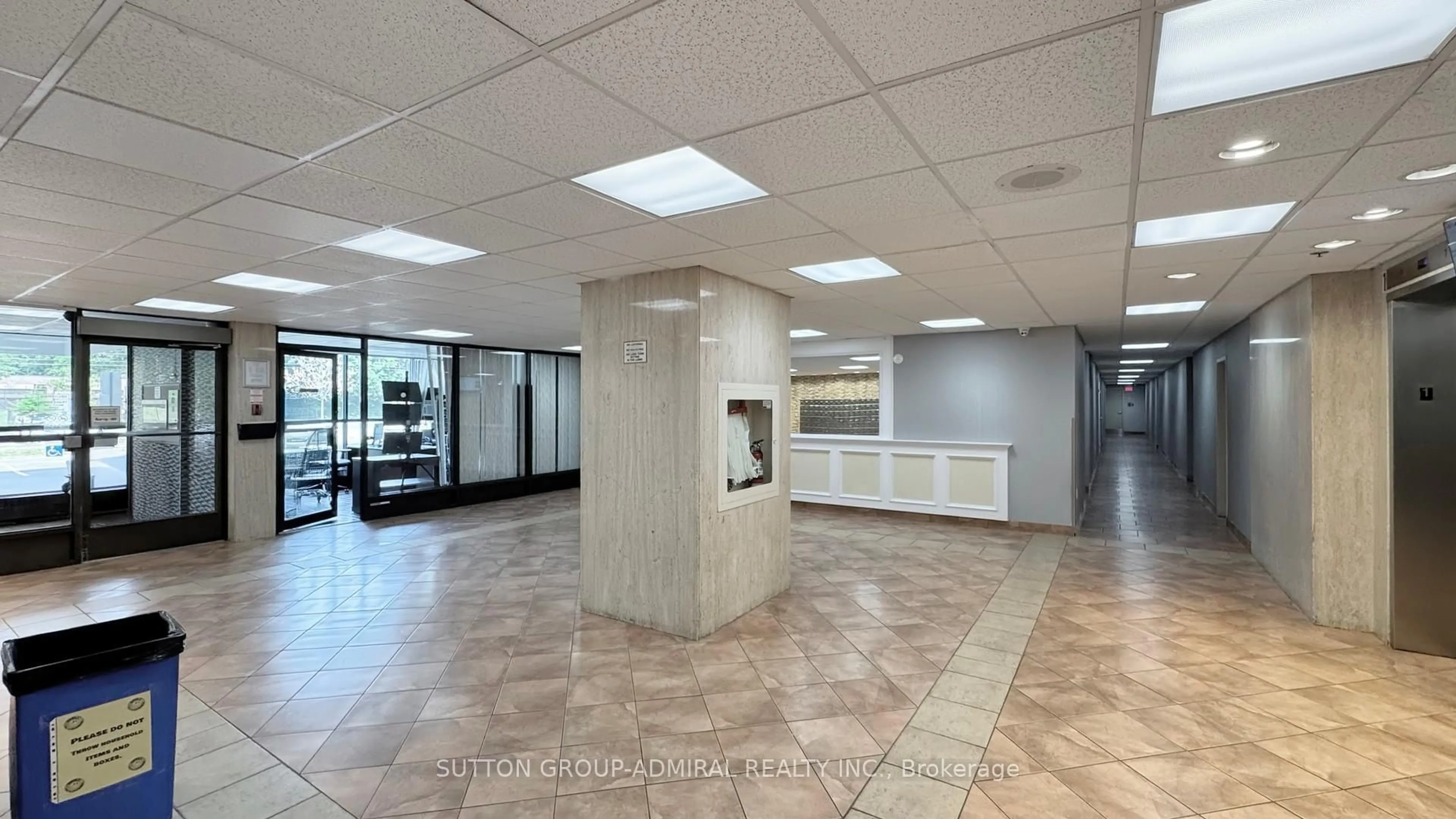 Indoor foyer for 25 Sunrise Ave #1603, Toronto Ontario M4A 2S2