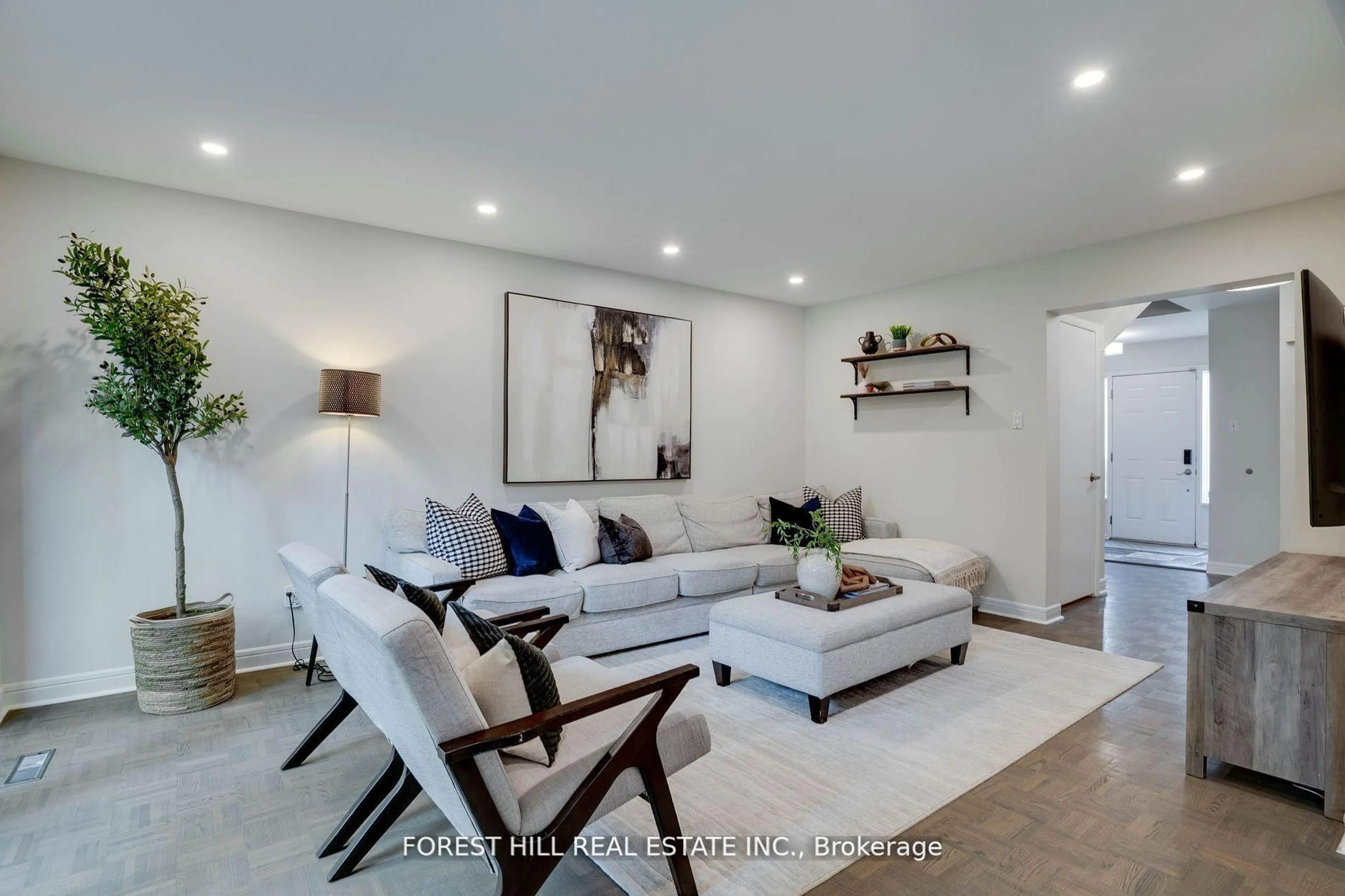 Living room with furniture, unknown for 11 Scenic Mill Way, Toronto Ontario M2L 1S4