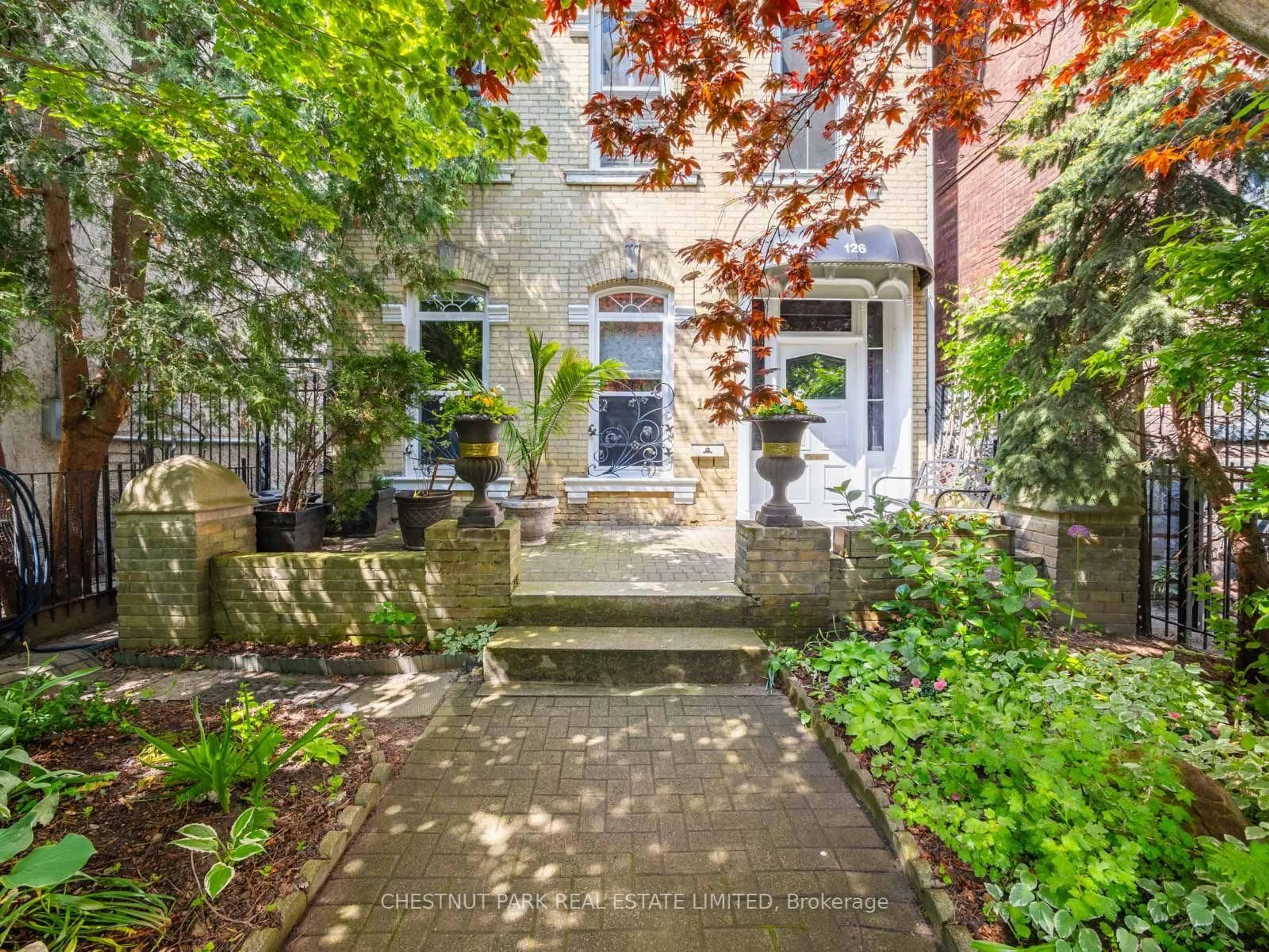 Unknown for 126 Seaton St, Toronto Ontario M5A 2T3