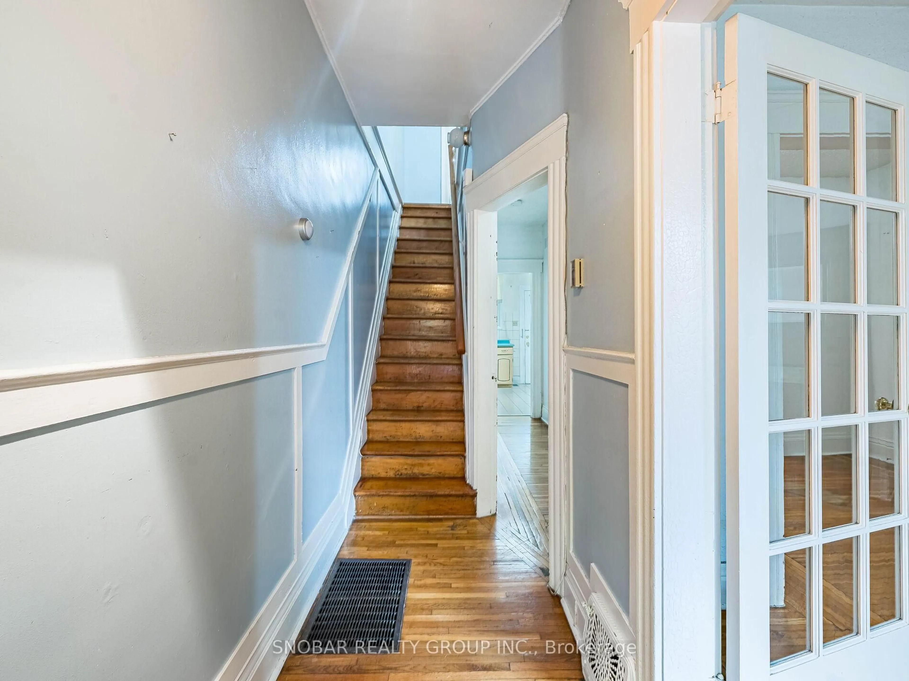 Indoor entryway for 182 Brock Ave, Toronto Ontario M6K 2L6