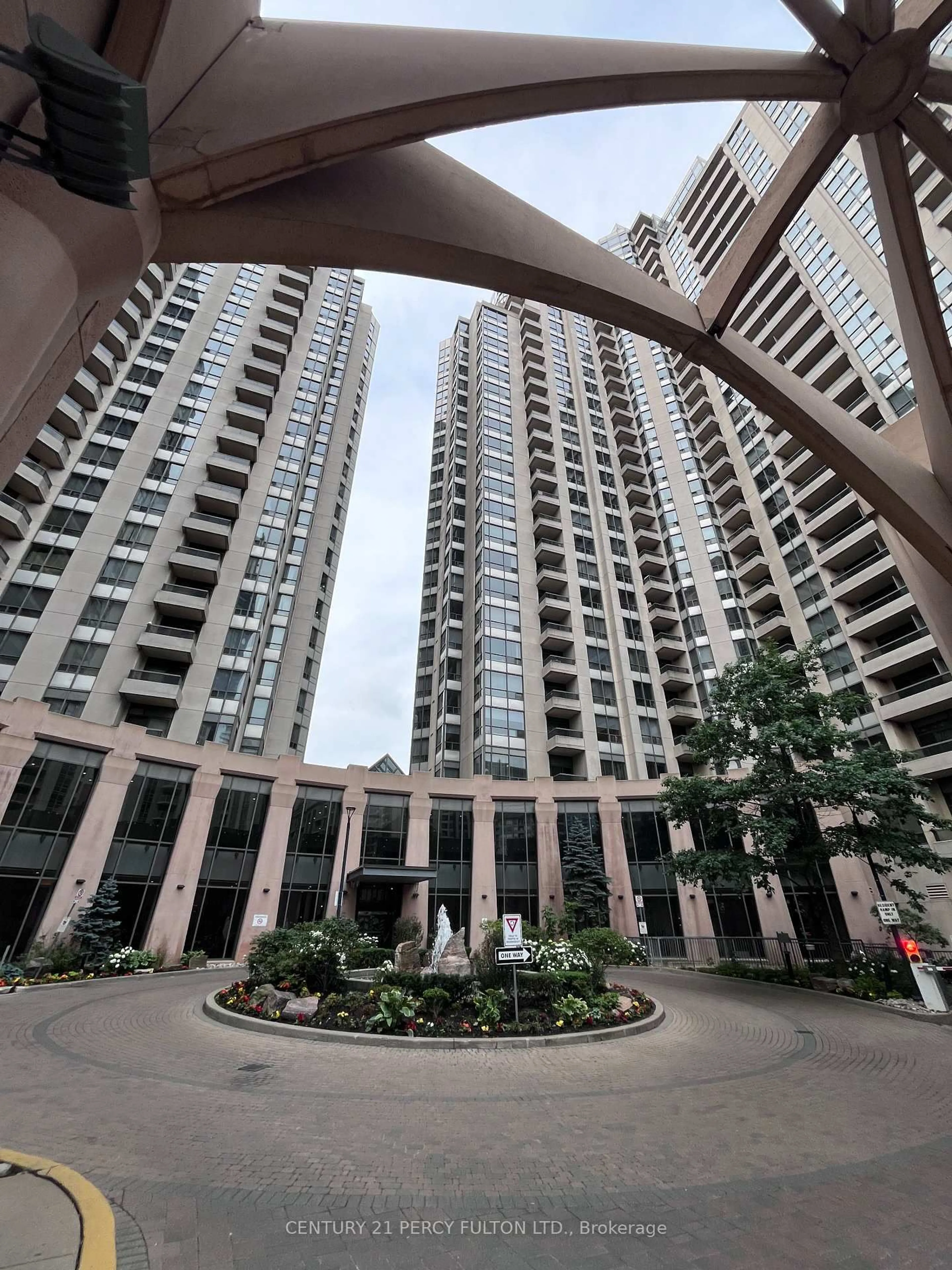 Indoor foyer for 15 Northtown Way #227, Toronto Ontario M2N 7A2