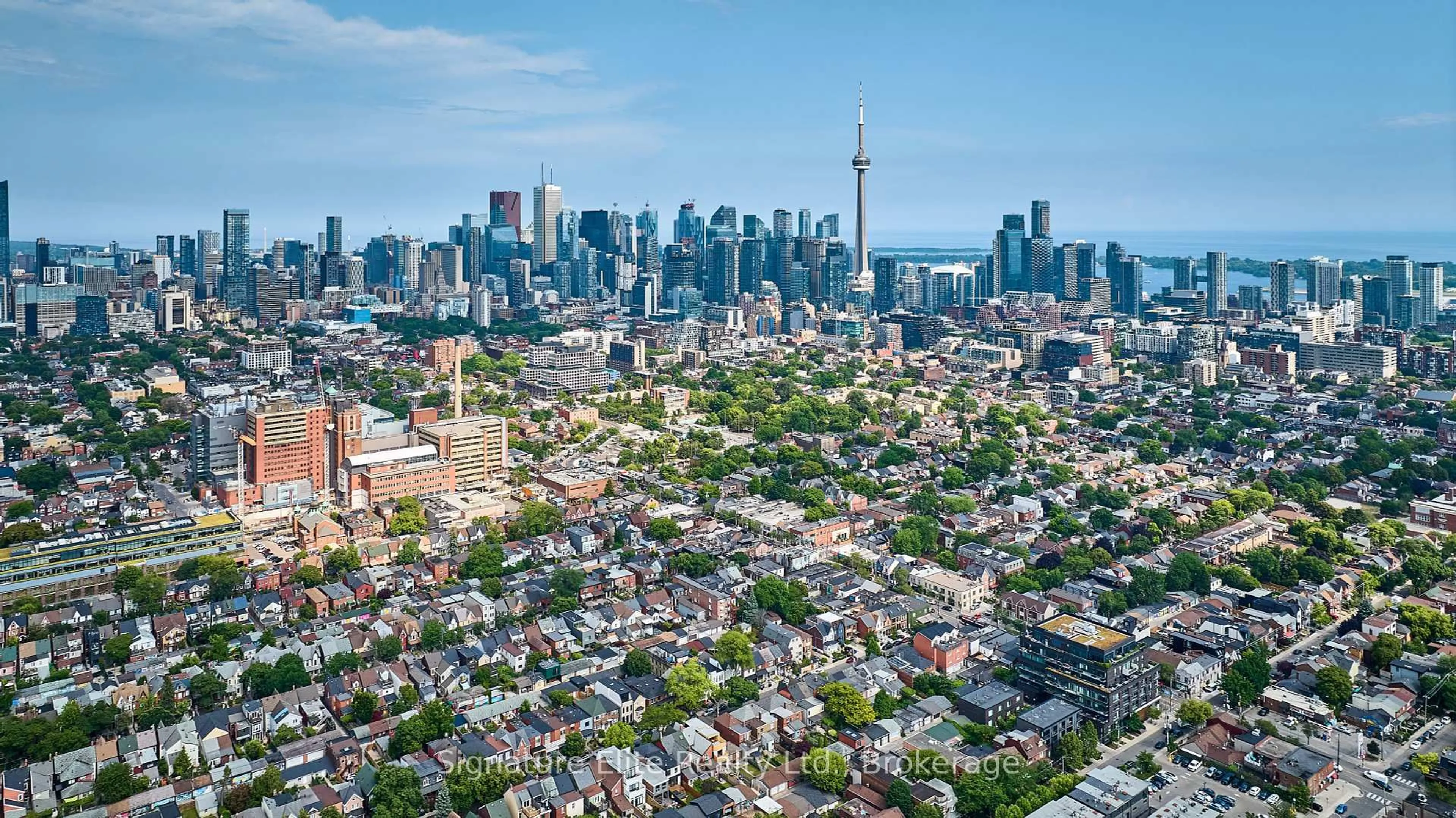 A pic from outside/outdoor area/front of a property/back of a property/a pic from drone, city buildings view from balcony for 130 Clinton St #TH7, Toronto Ontario M6G 2Y4