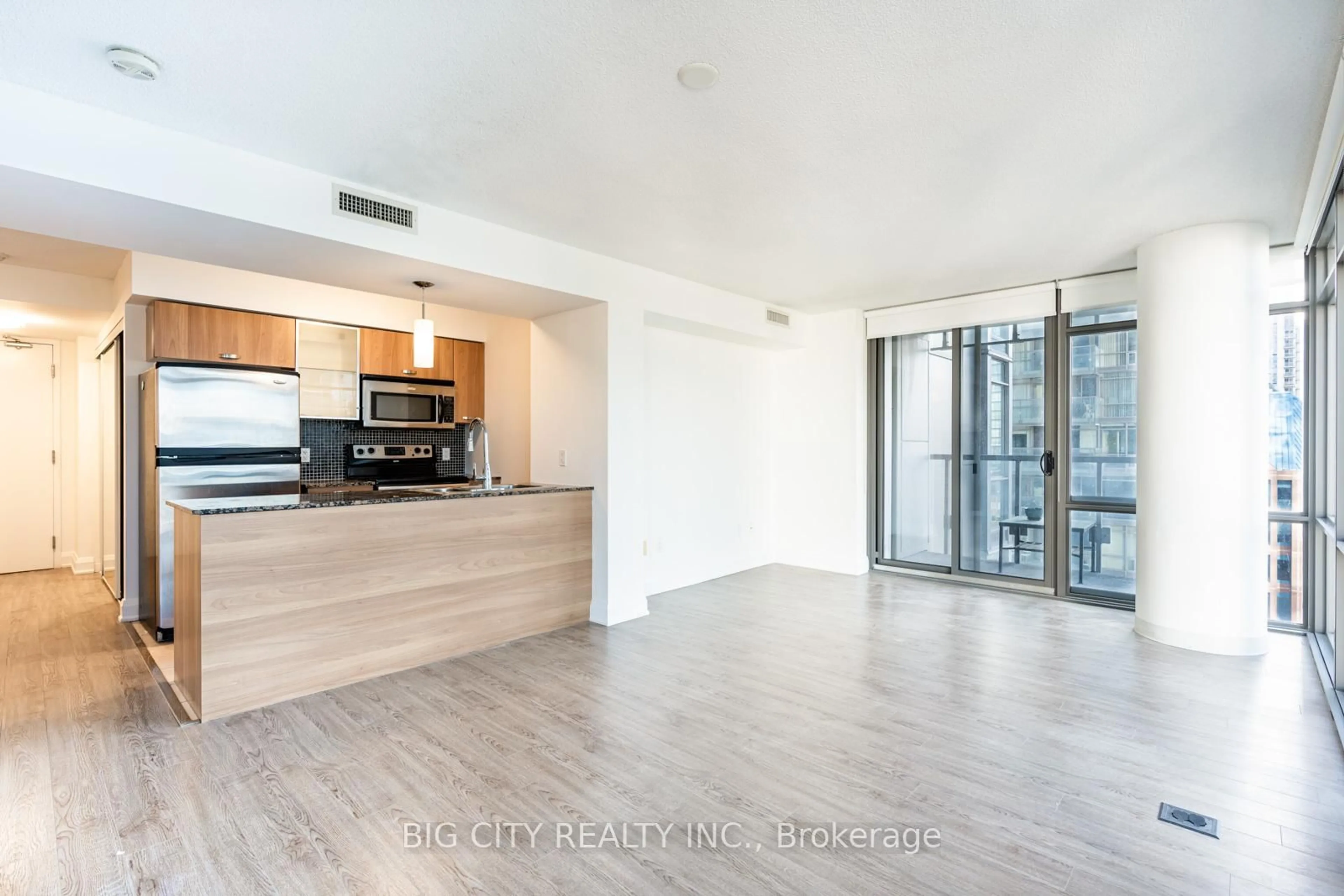 Unknown for 37 Grosvenor St #1602, Toronto Ontario M4Y 3G5
