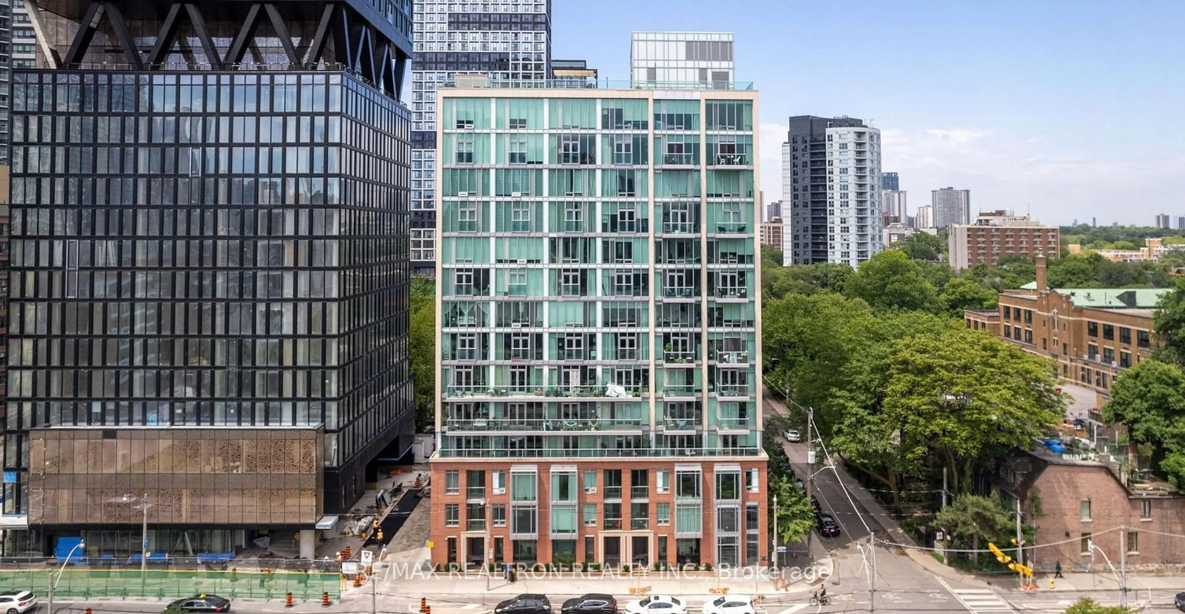 A pic from outside/outdoor area/front of a property/back of a property/a pic from drone, city buildings view from balcony for 220 George St #602, Toronto Ontario M5A 2N1