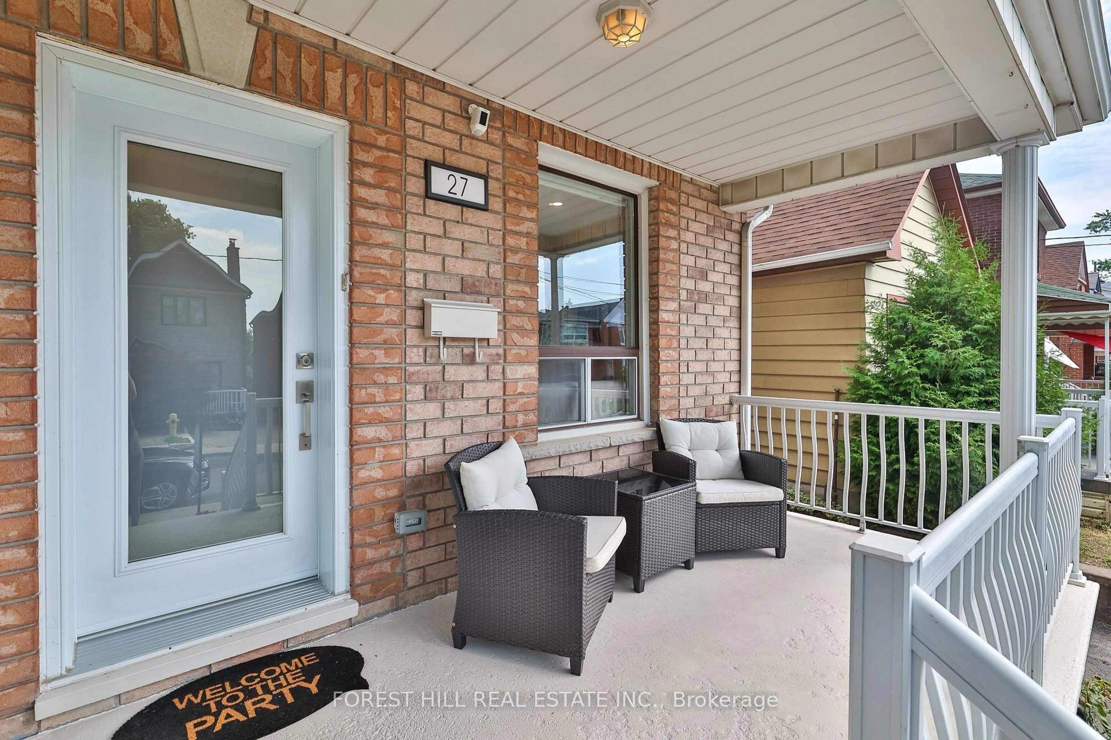 Patio, street for 27 Blandford St, Toronto Ontario M6E 3A6