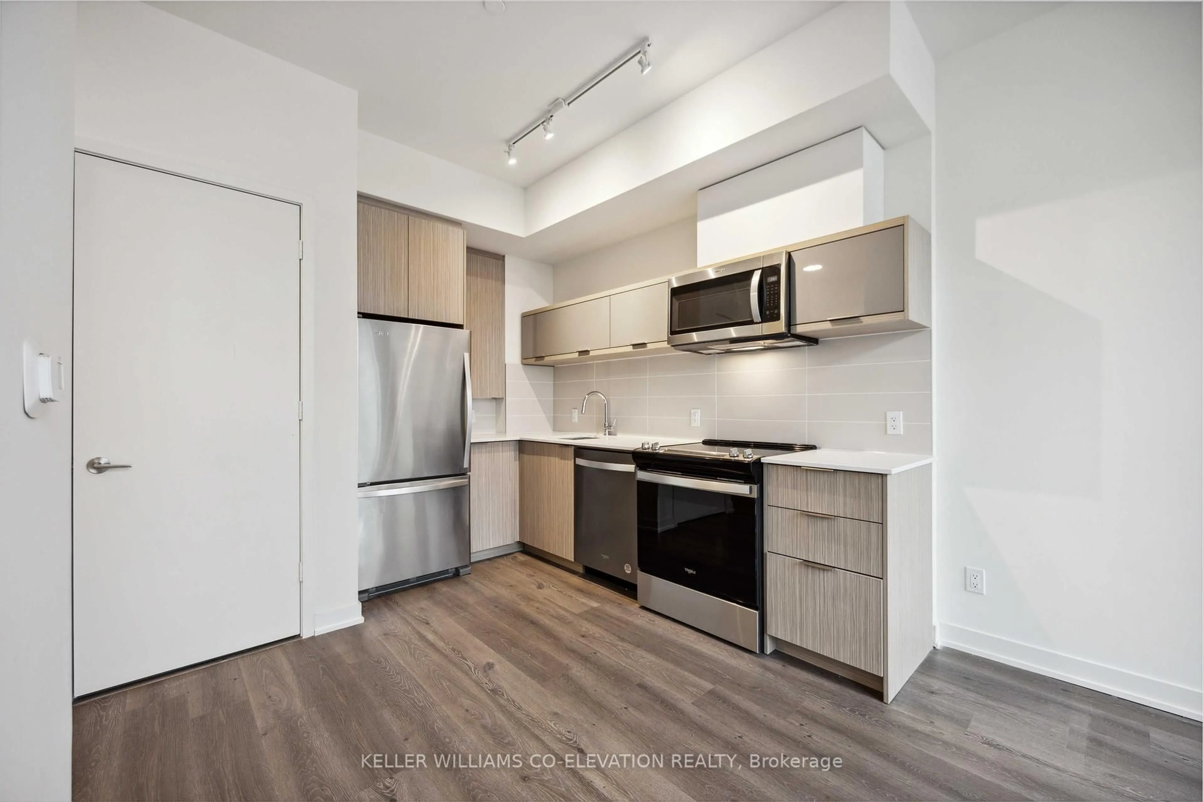 Standard kitchen, unknown for 10 Deerlick Crt #104, Toronto Ontario M3A 0A7