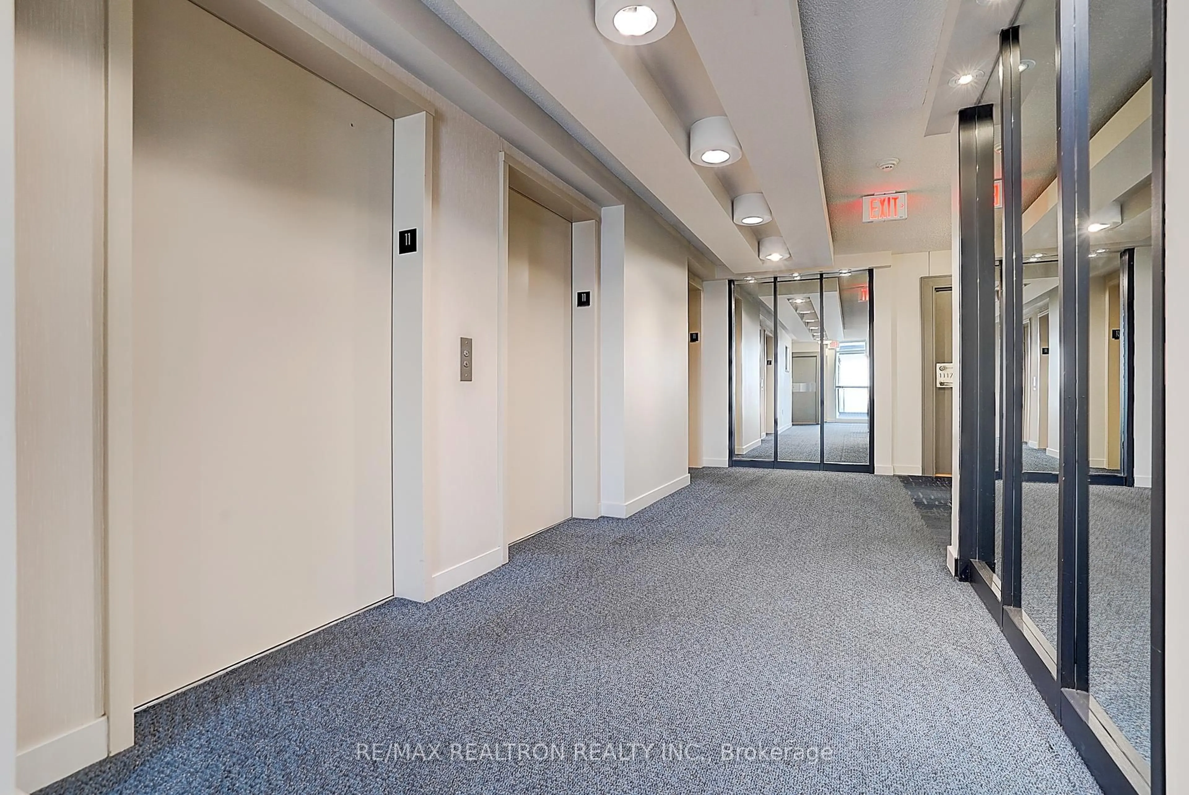 Indoor foyer for 19 Singer Crt #1109A, Toronto Ontario M2K 0B2