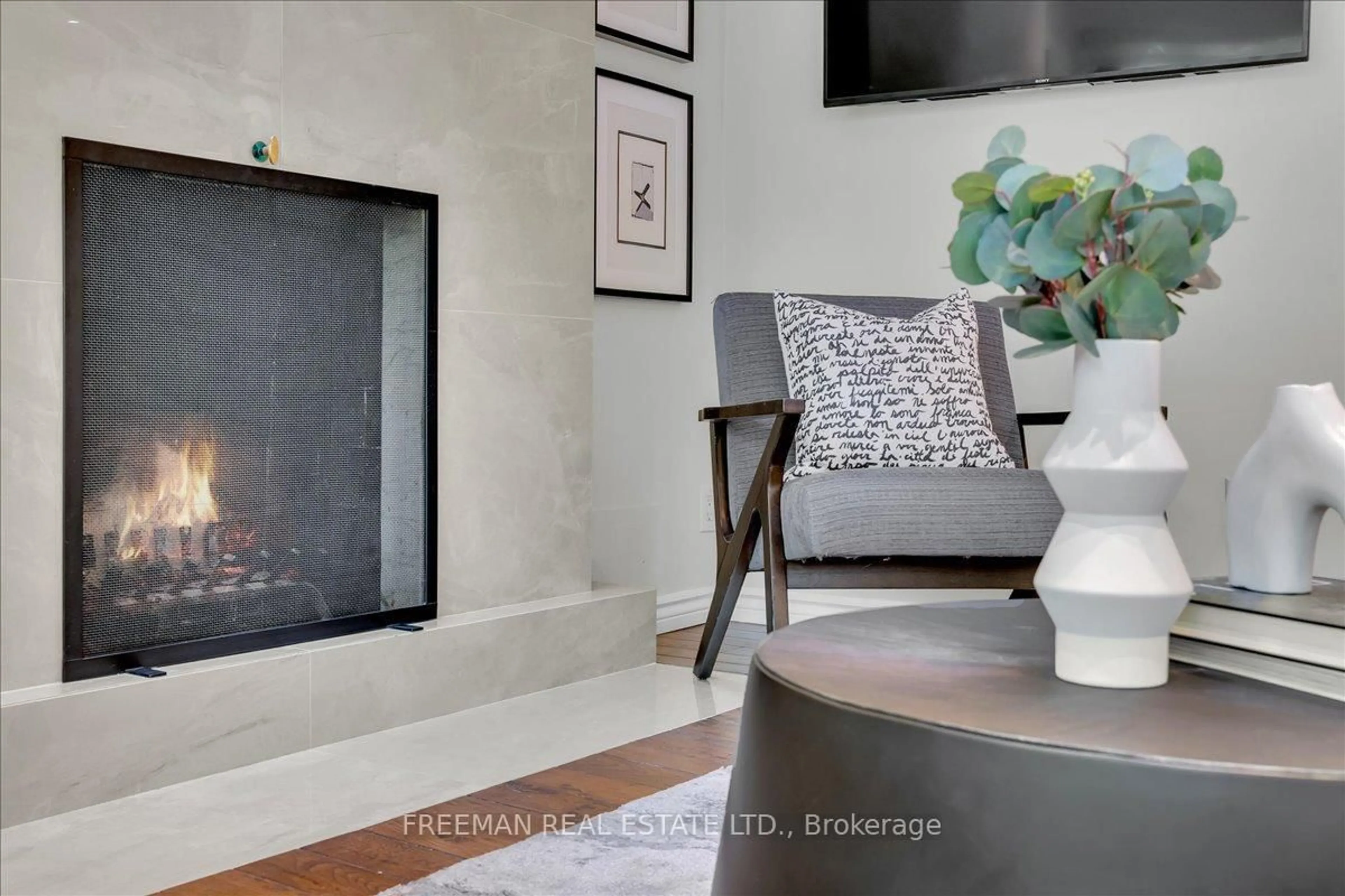 Living room with furniture, unknown for 10 Walker Ave #Th 128, Toronto Ontario M4V 1G2