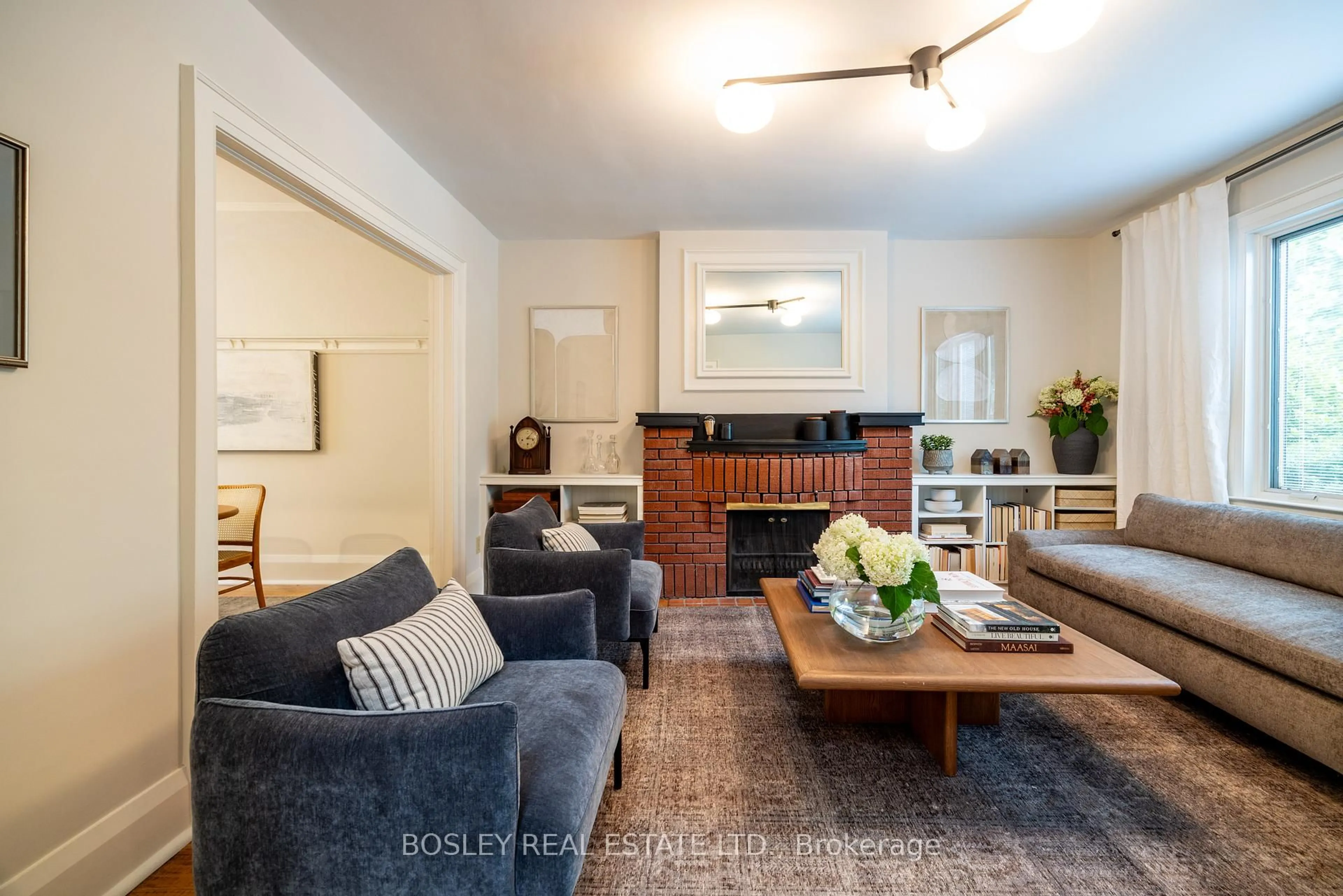 Living room with furniture, unknown for 33 Belcourt Rd, Toronto Ontario M4S 2T8