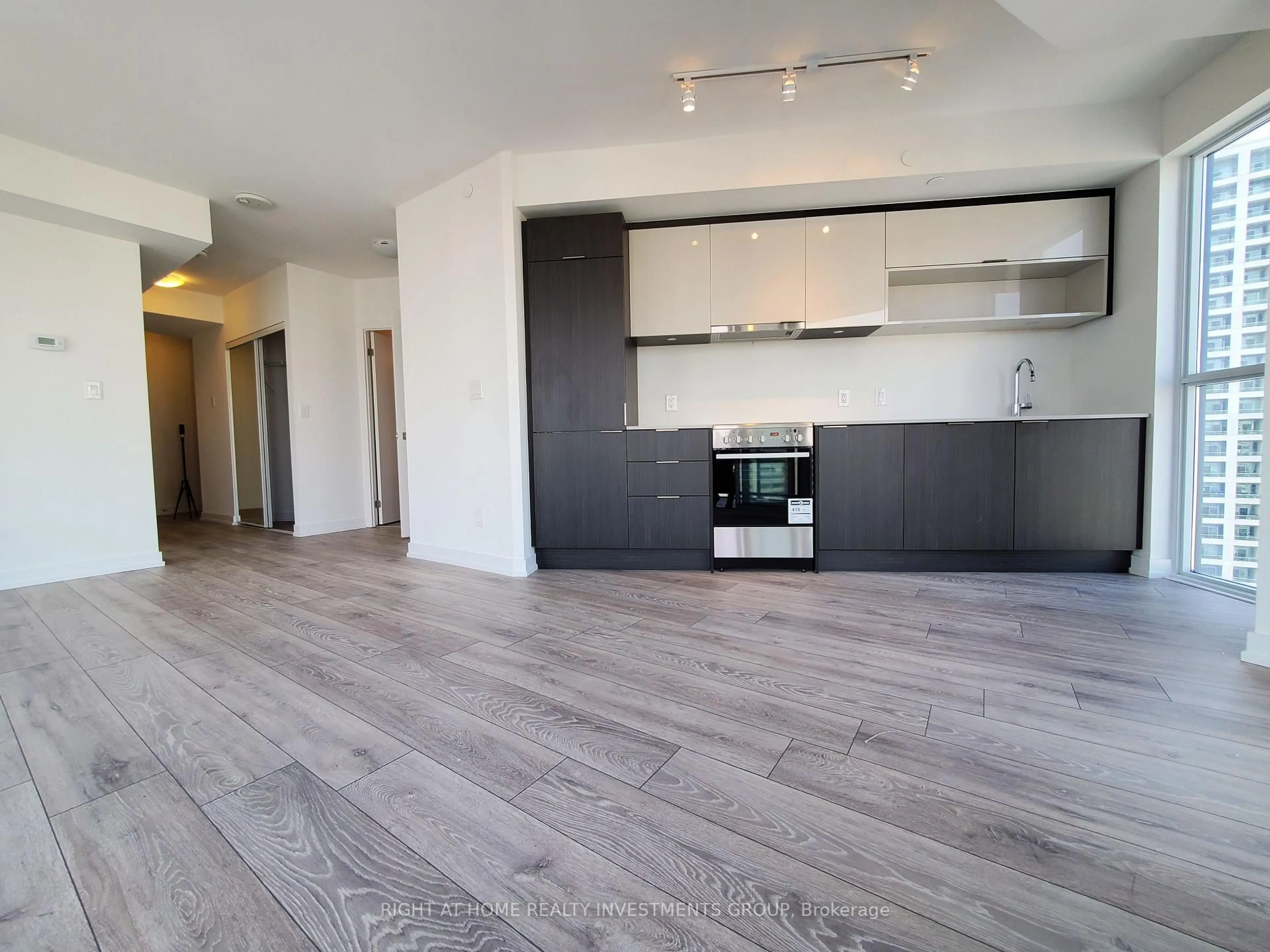 Open concept kitchen, wood/laminate floor for 159 Wellesley St #2603, Toronto Ontario M4Y 0H5