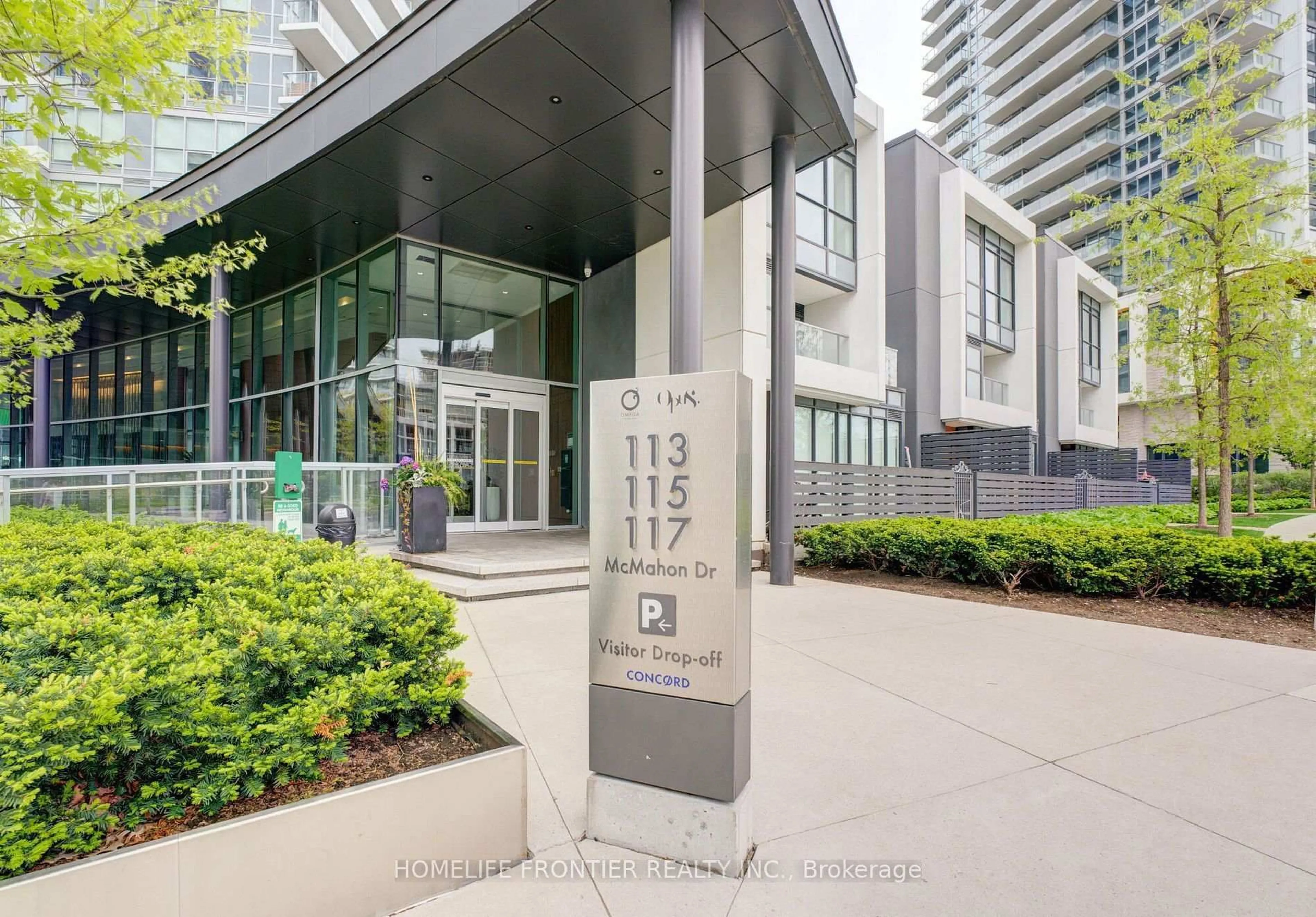Indoor foyer for 117 McMahon Dr #PH11, Toronto Ontario M2K 0E4