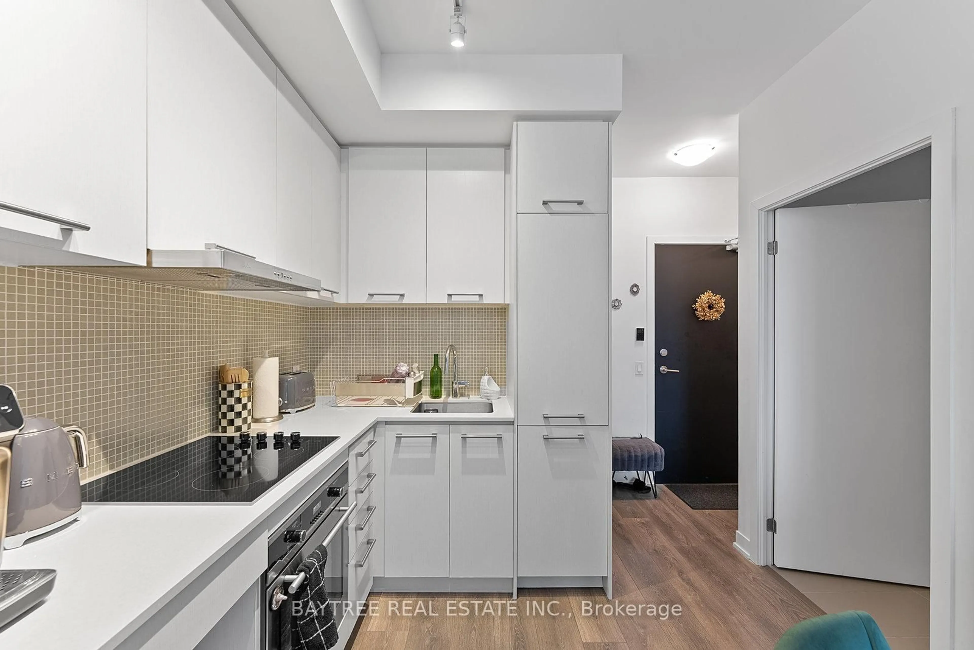Standard kitchen, unknown for 87 Peter St #1901, Toronto Ontario M5V 0P1