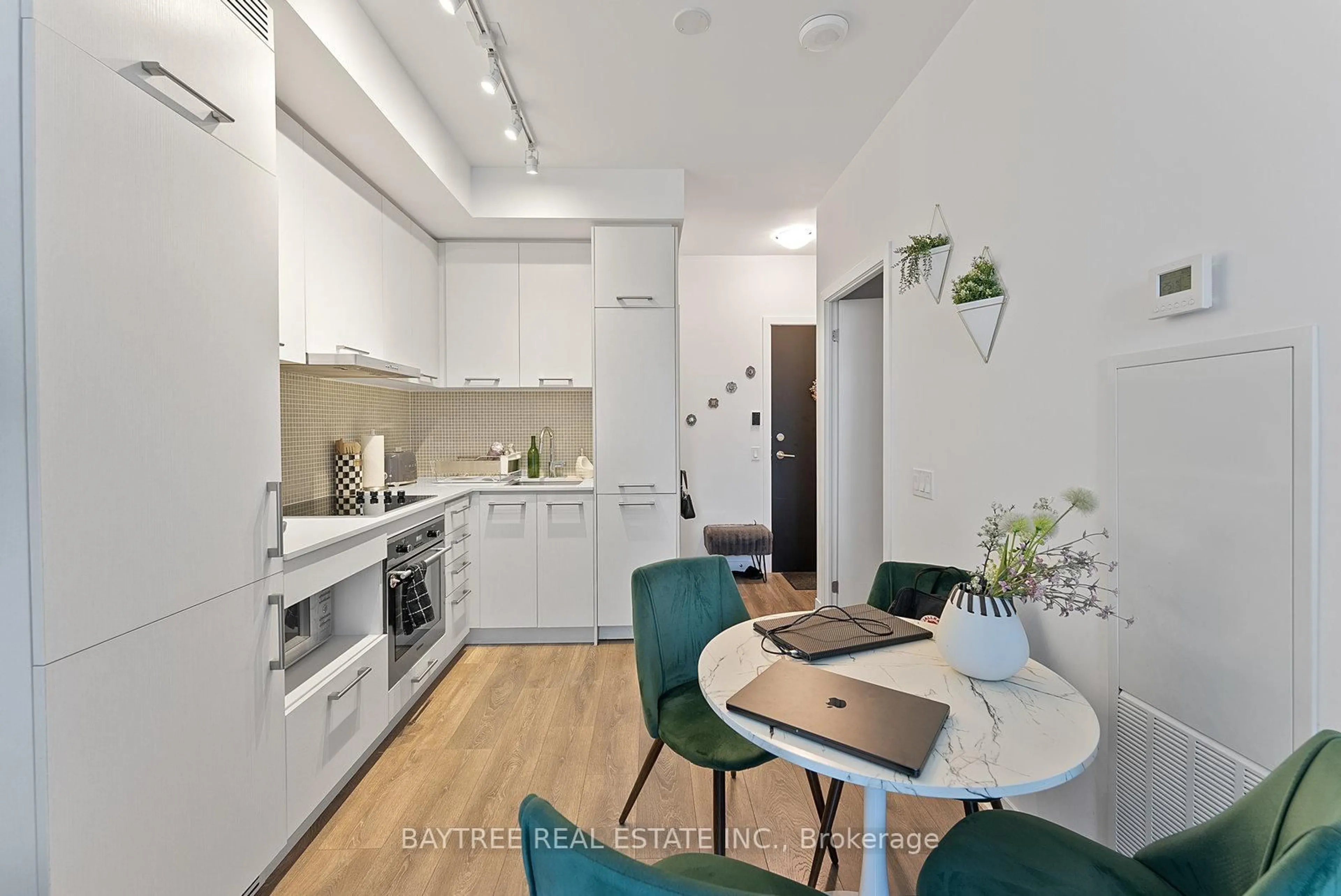 Open concept kitchen, unknown for 87 Peter St #1901, Toronto Ontario M5V 0P1