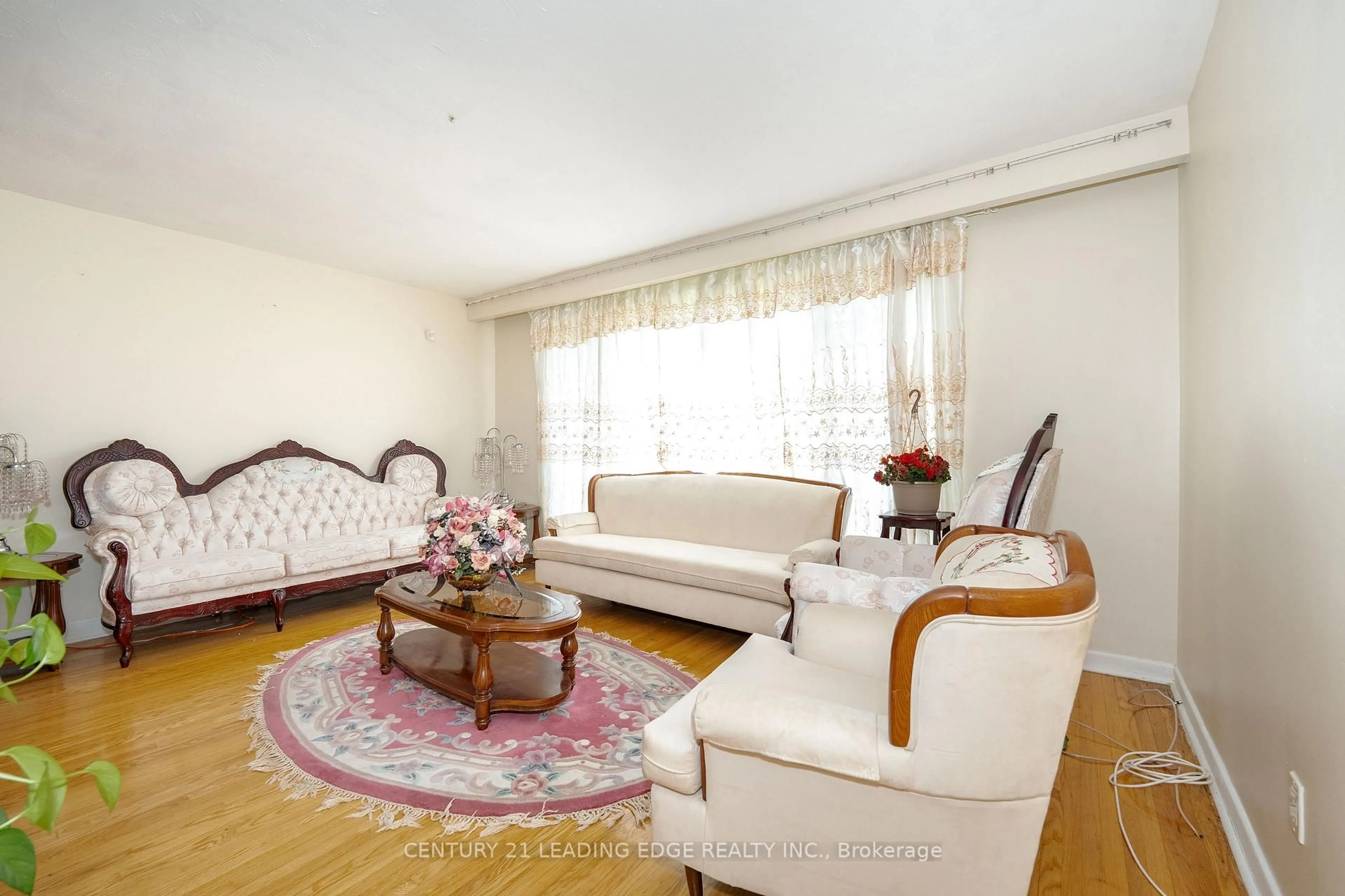 Living room with furniture, unknown for 6 Ravenrock Crt, Toronto Ontario M3A 2Y9