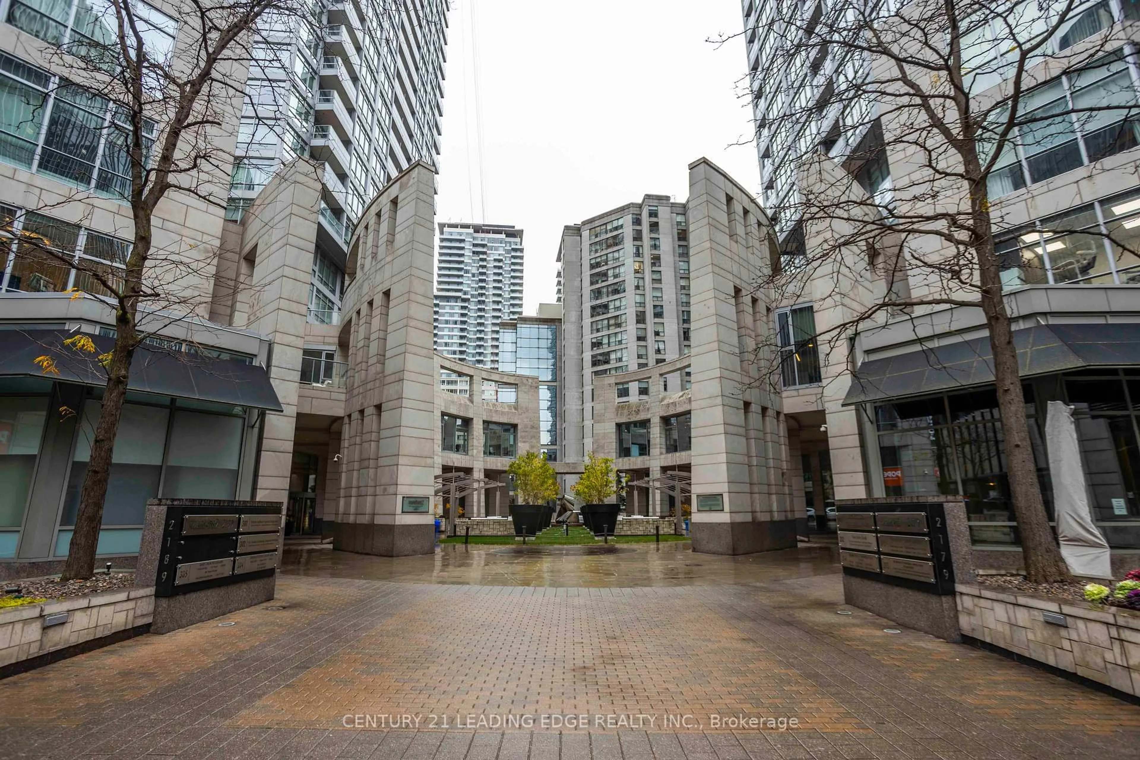 Patio, unknown for 2191 Yonge St #L5, Toronto Ontario M4S 3H8