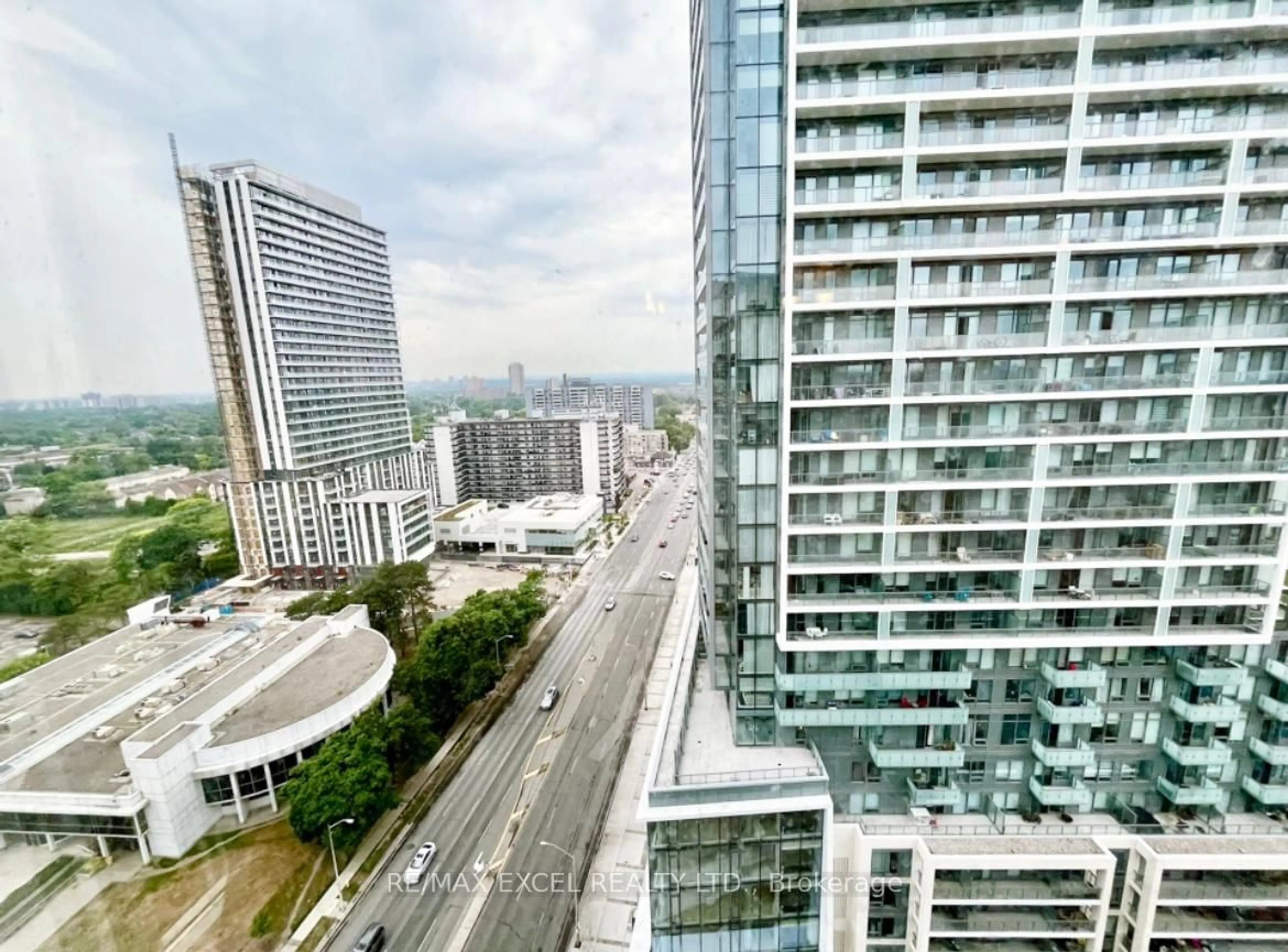 A pic from outside/outdoor area/front of a property/back of a property/a pic from drone, city buildings view from balcony for 5793 Yonge St #2309, Toronto Ontario M2M 3T9