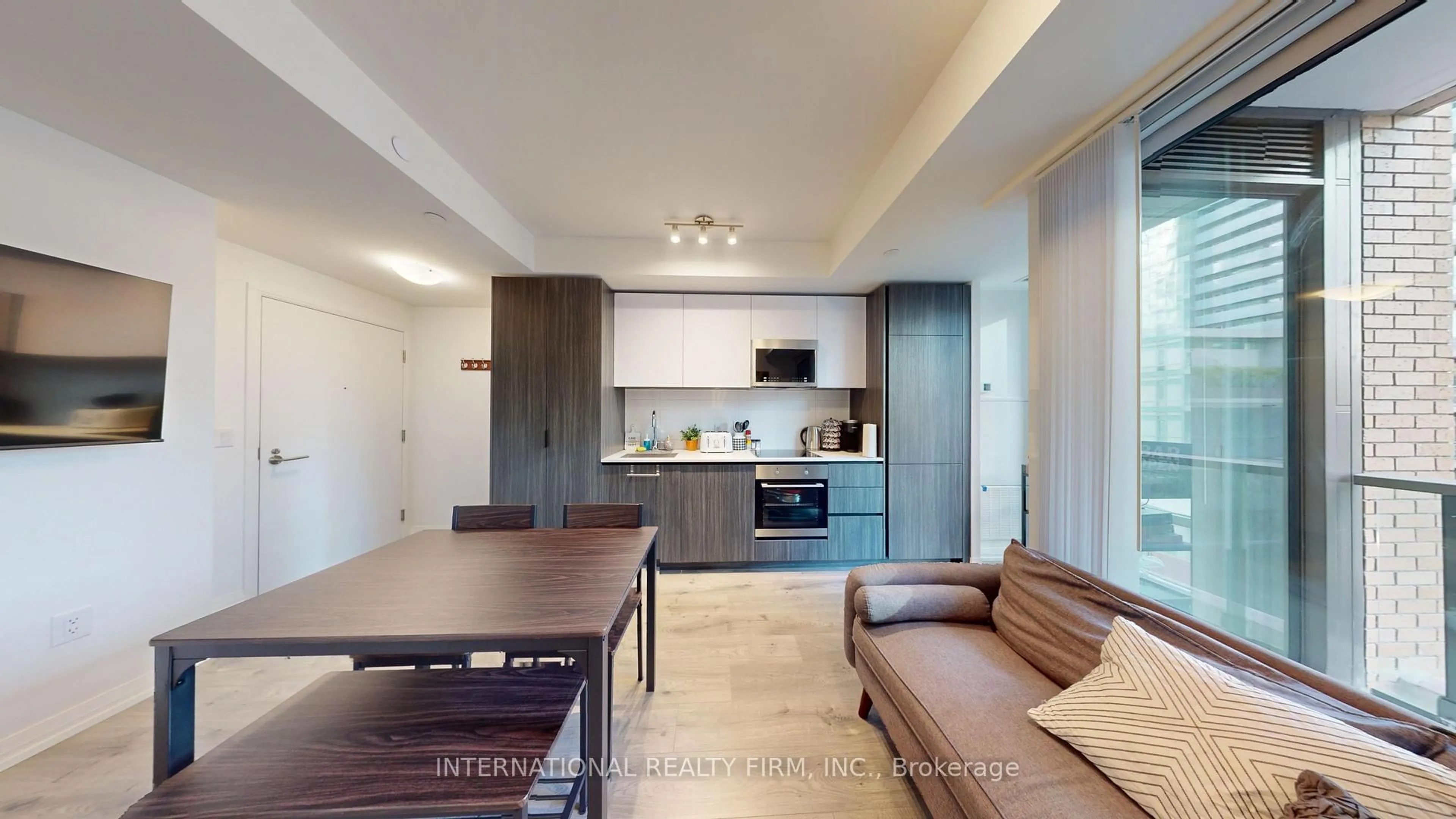 Unknown for 8 Widmer St #1108, Toronto Ontario M5V 2E7