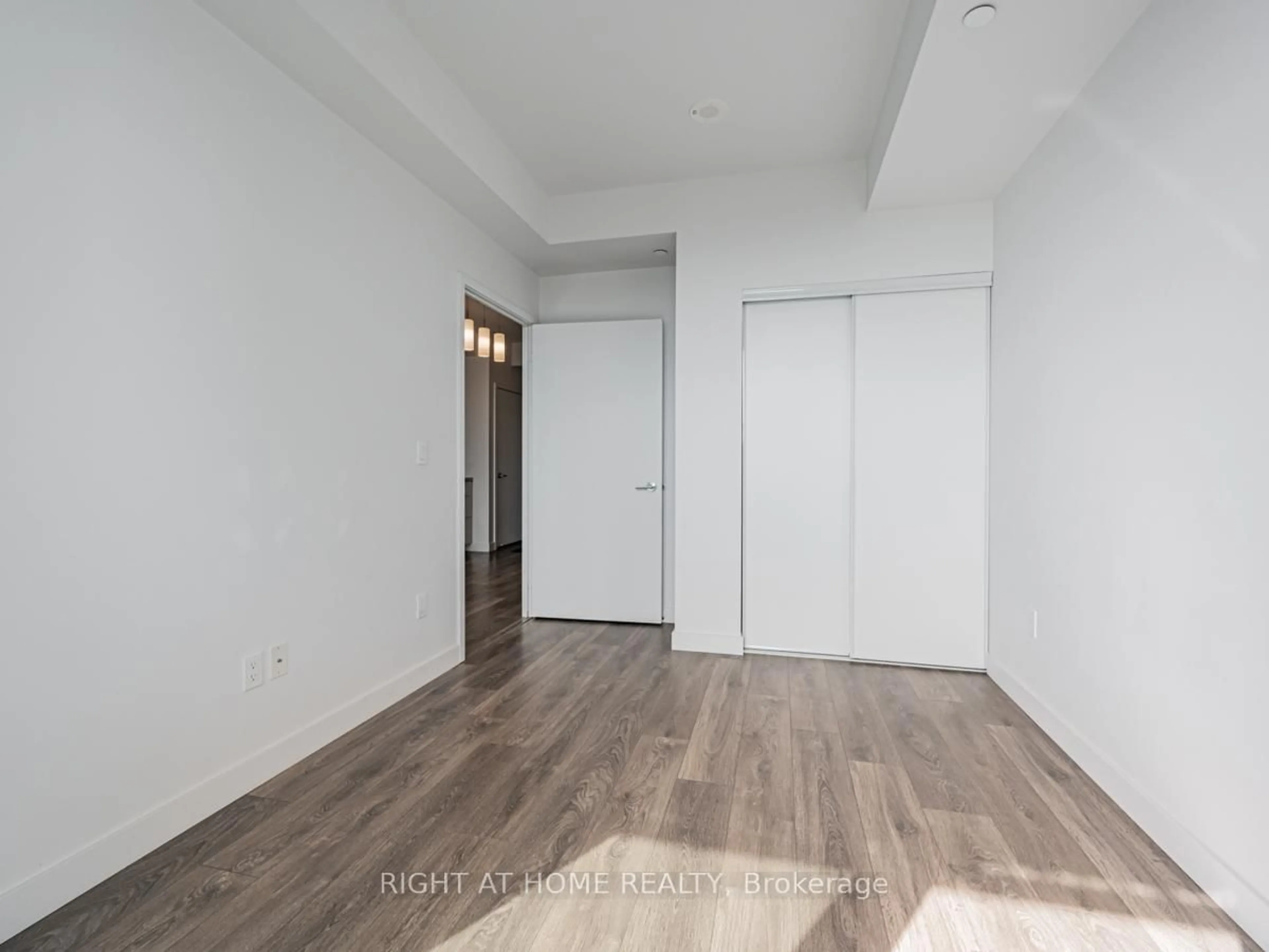 A pic of a room for 8 Eglinton Ave #3809, Toronto Ontario M4P 0C1