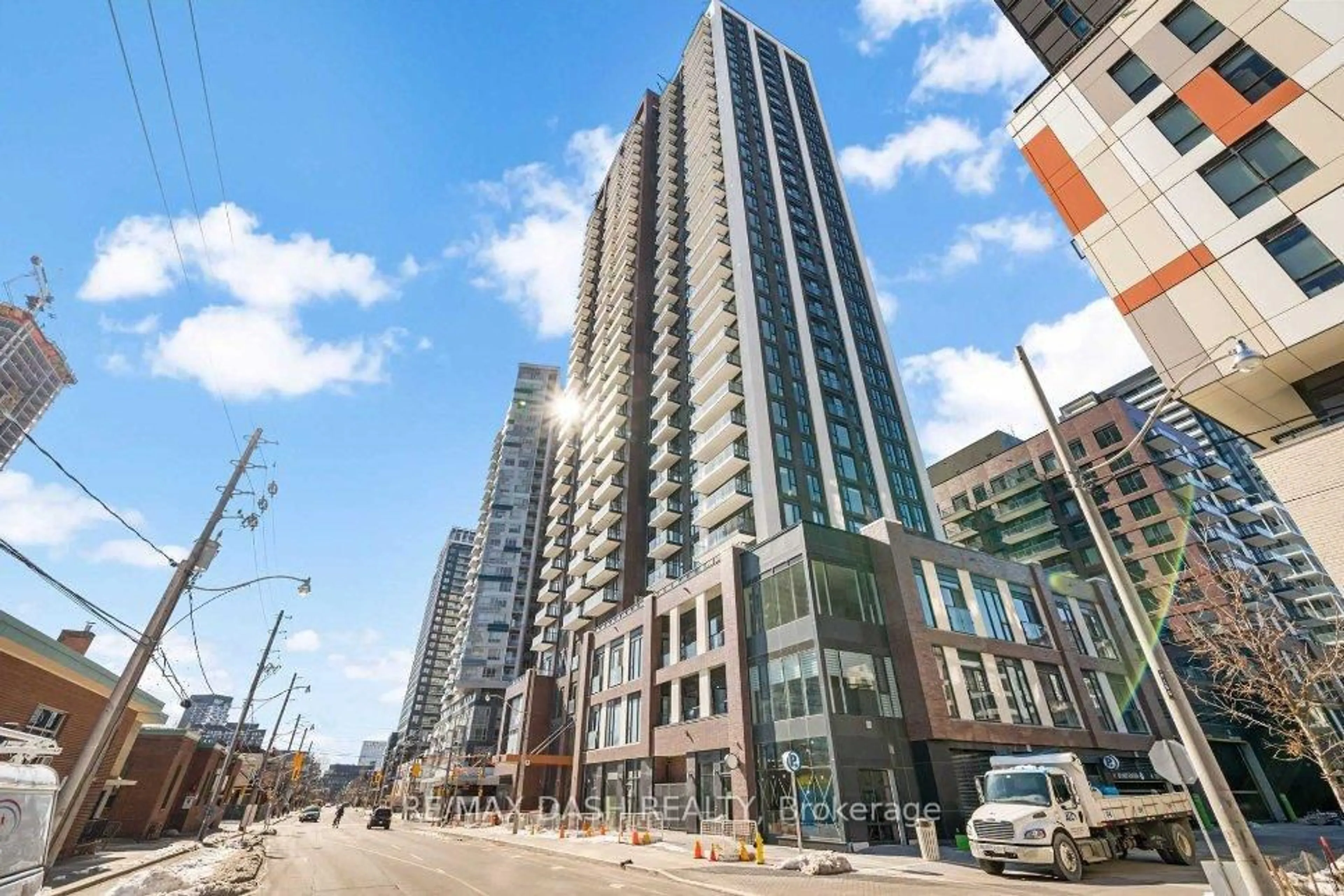 Unknown for 130 River St #2402, Toronto Ontario M5A 3P8