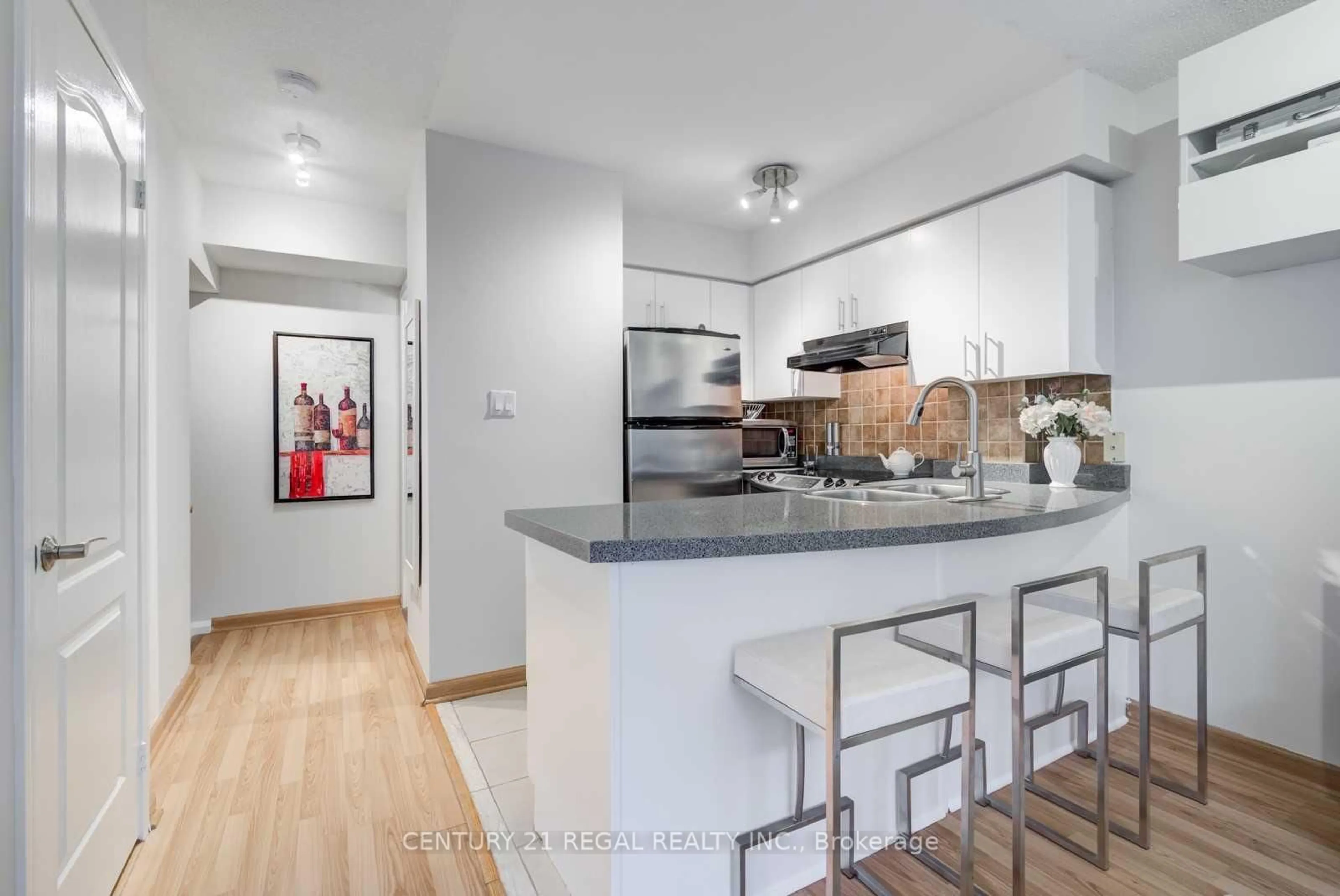 Unknown for 26 Douro St #329, Toronto Ontario M6K 3M4