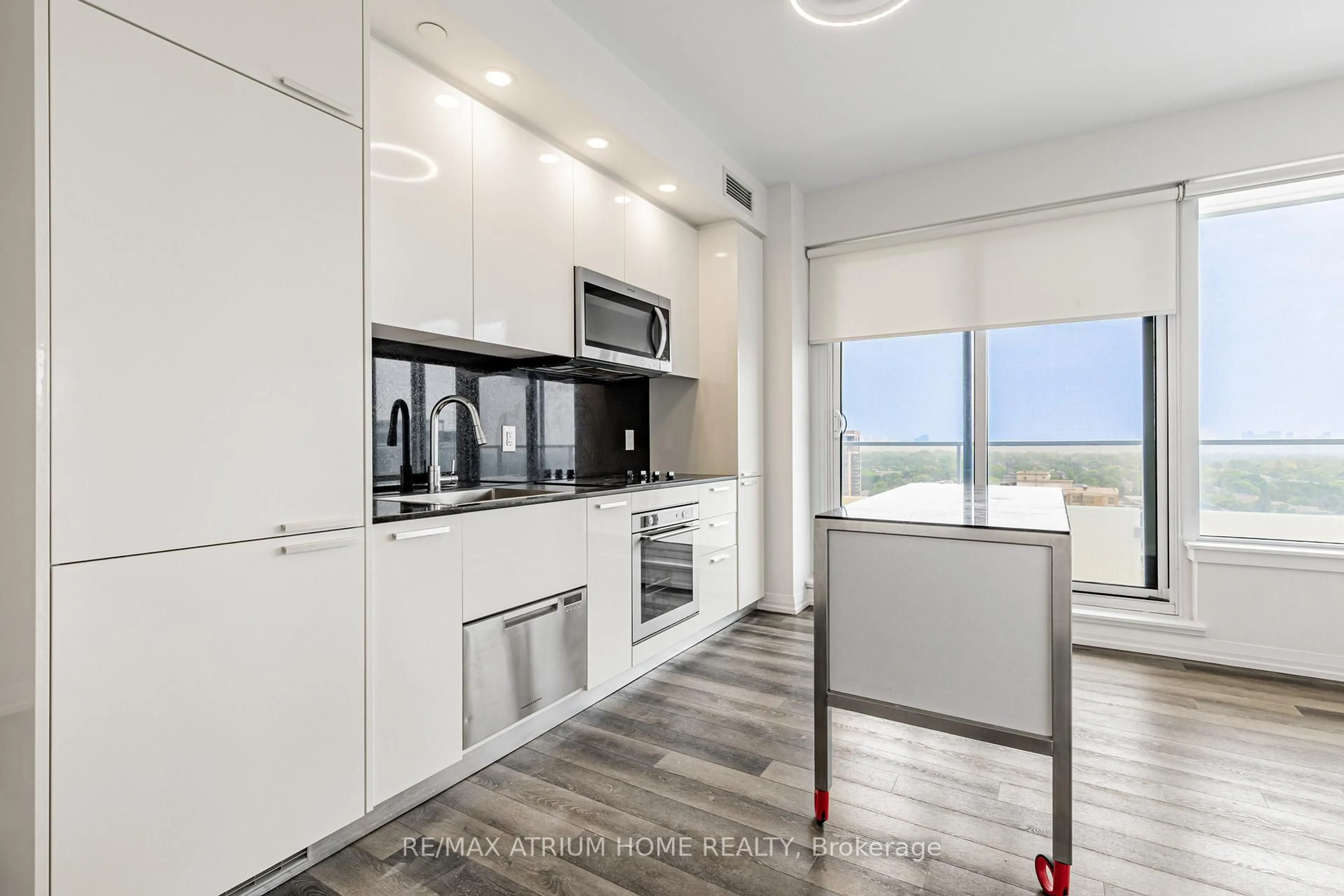 Open concept kitchen, unknown for 75 Canterbury Pl #2102, Toronto Ontario M2N 0L2