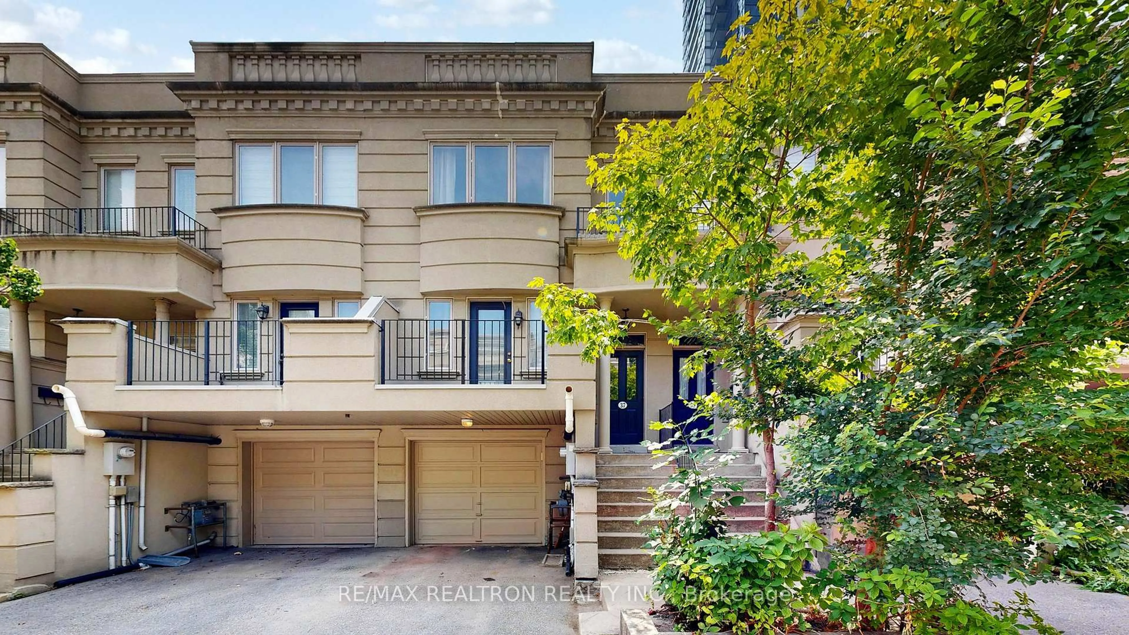 Home with brick exterior material, street for 37 William Poole Way, Toronto Ontario M2N 7A6