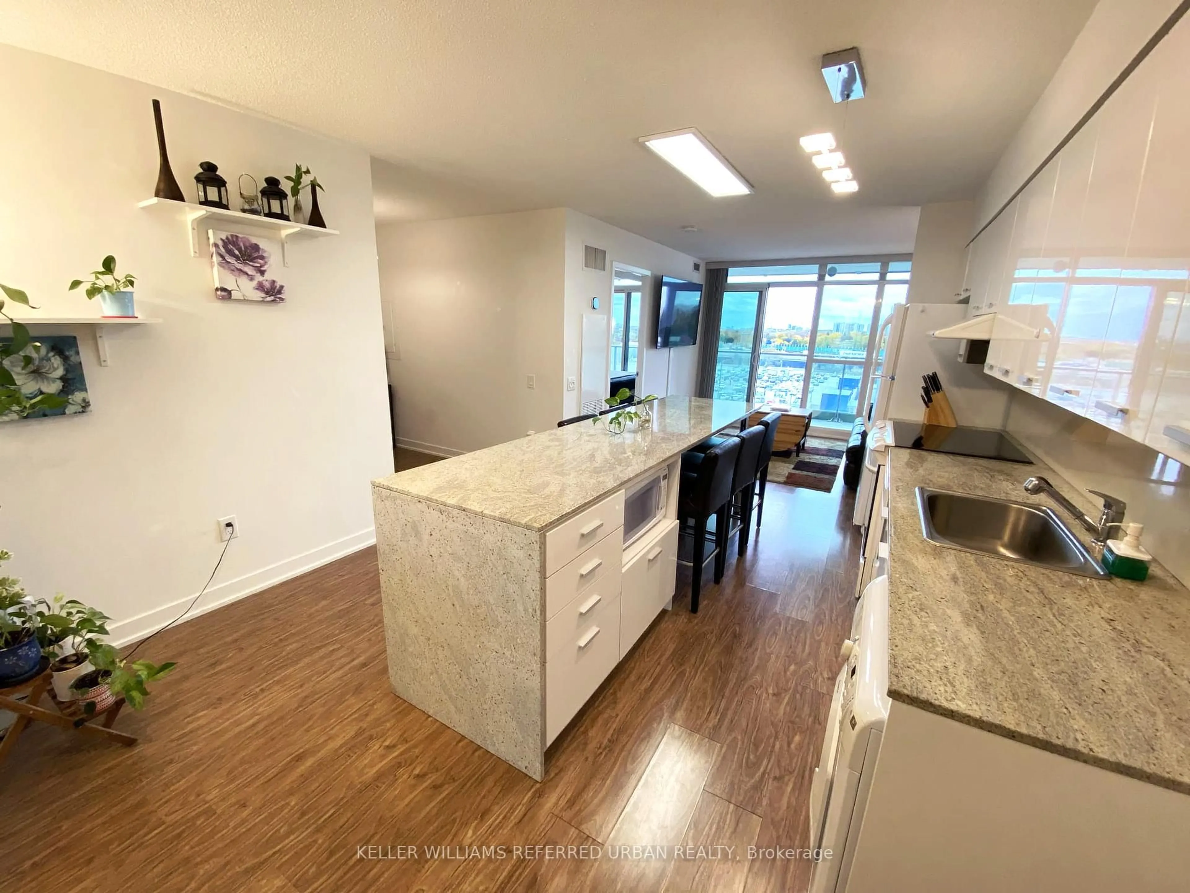 Open concept kitchen, unknown for 29 Singer Crt #812, Toronto Ontario M2K 0B3
