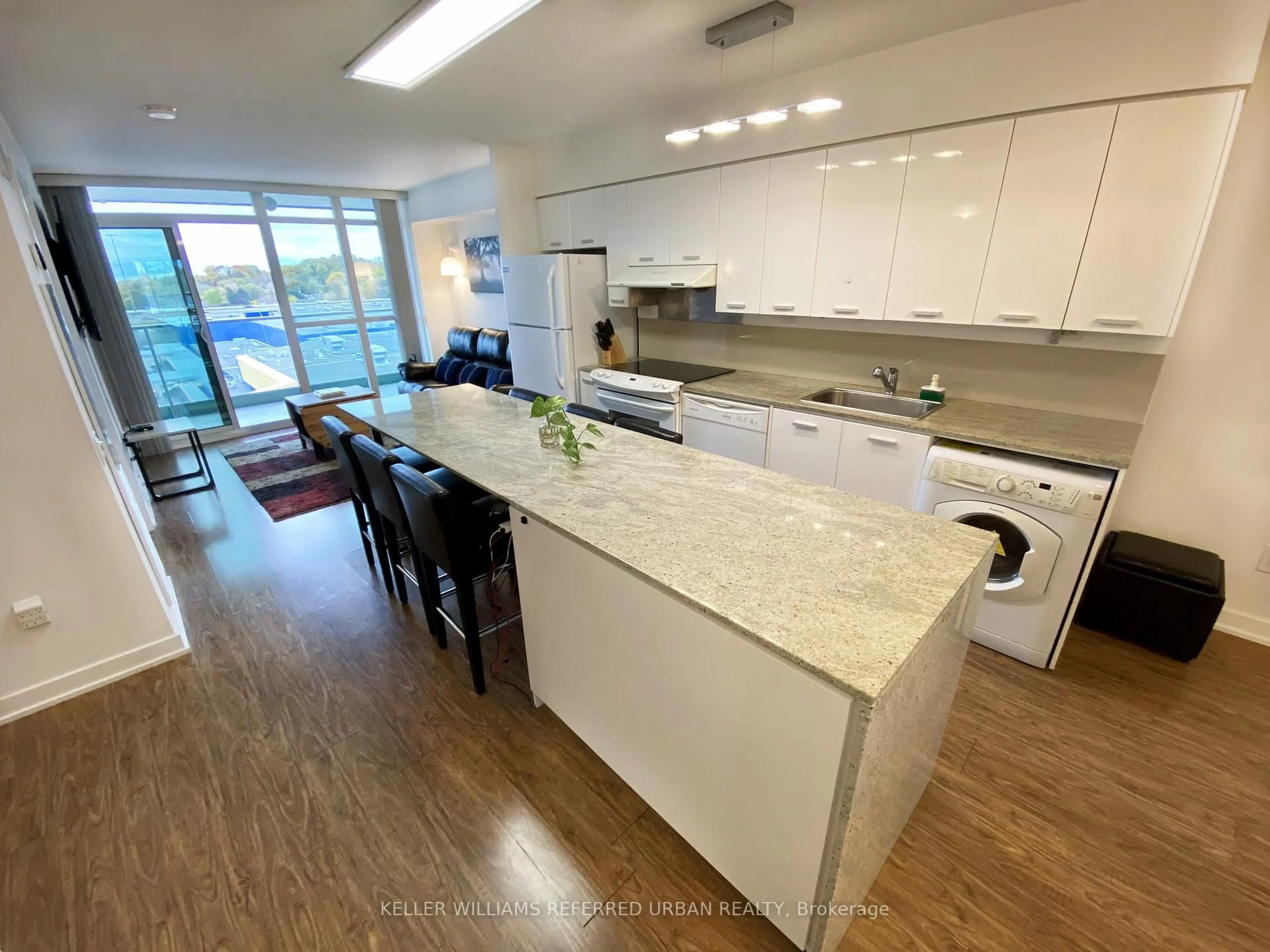 Open concept kitchen, unknown for 29 Singer Crt #812, Toronto Ontario M2K 0B3