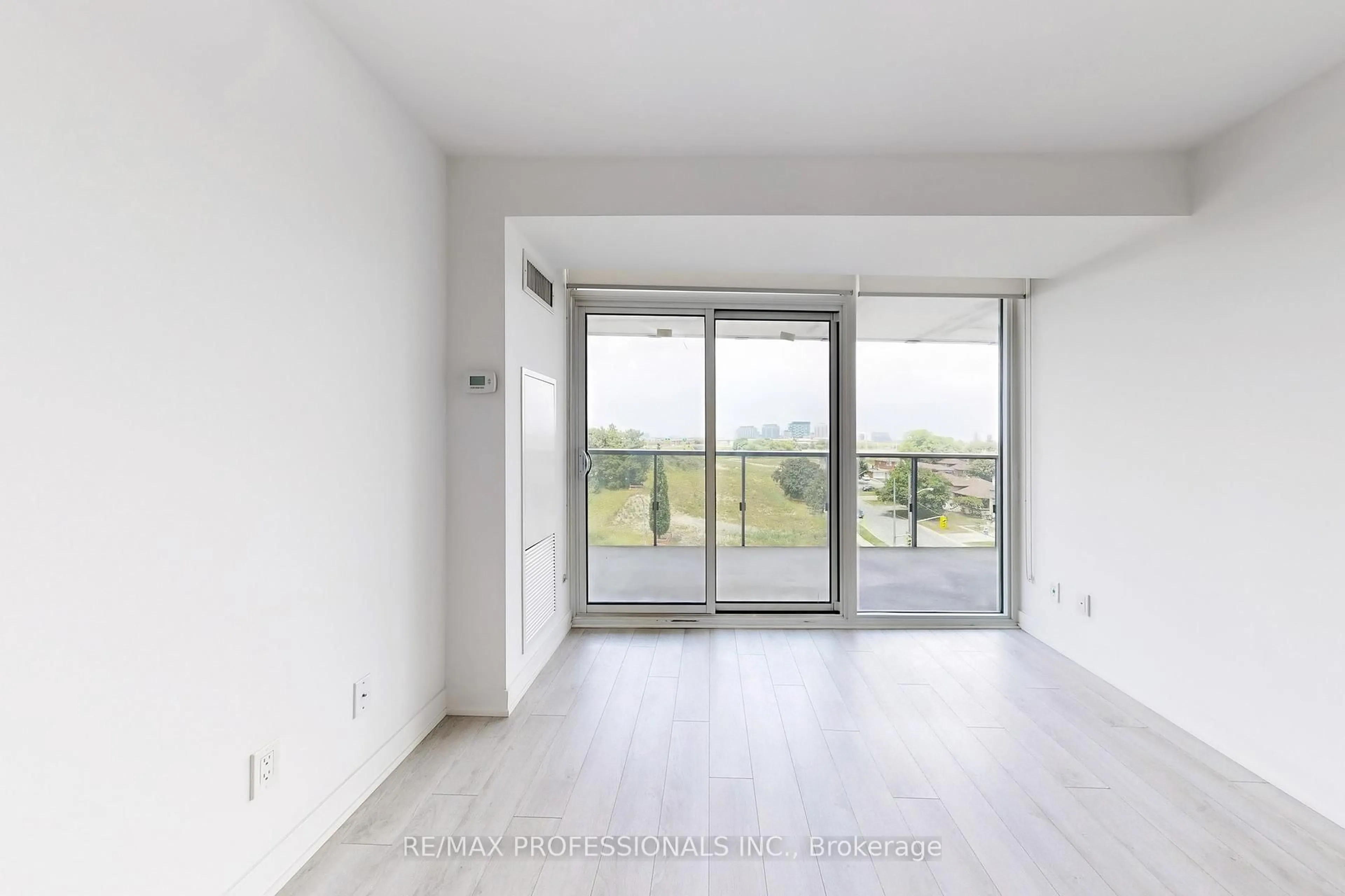 Unknown for 120 Varna Dr #613, Toronto Ontario M6A 0B3