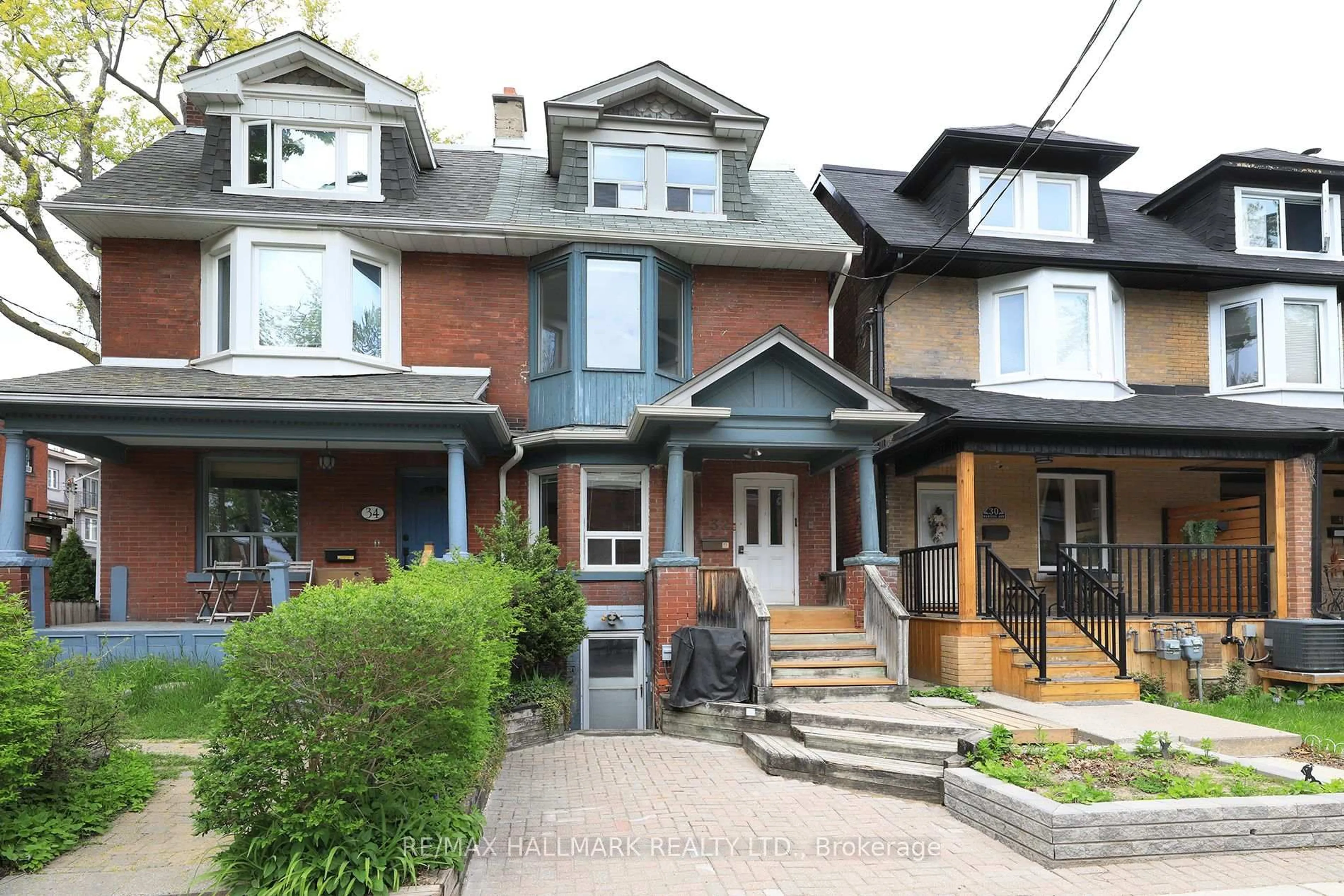Home with brick exterior material, street for 32 Barton Ave, Toronto Ontario M6G 1P1