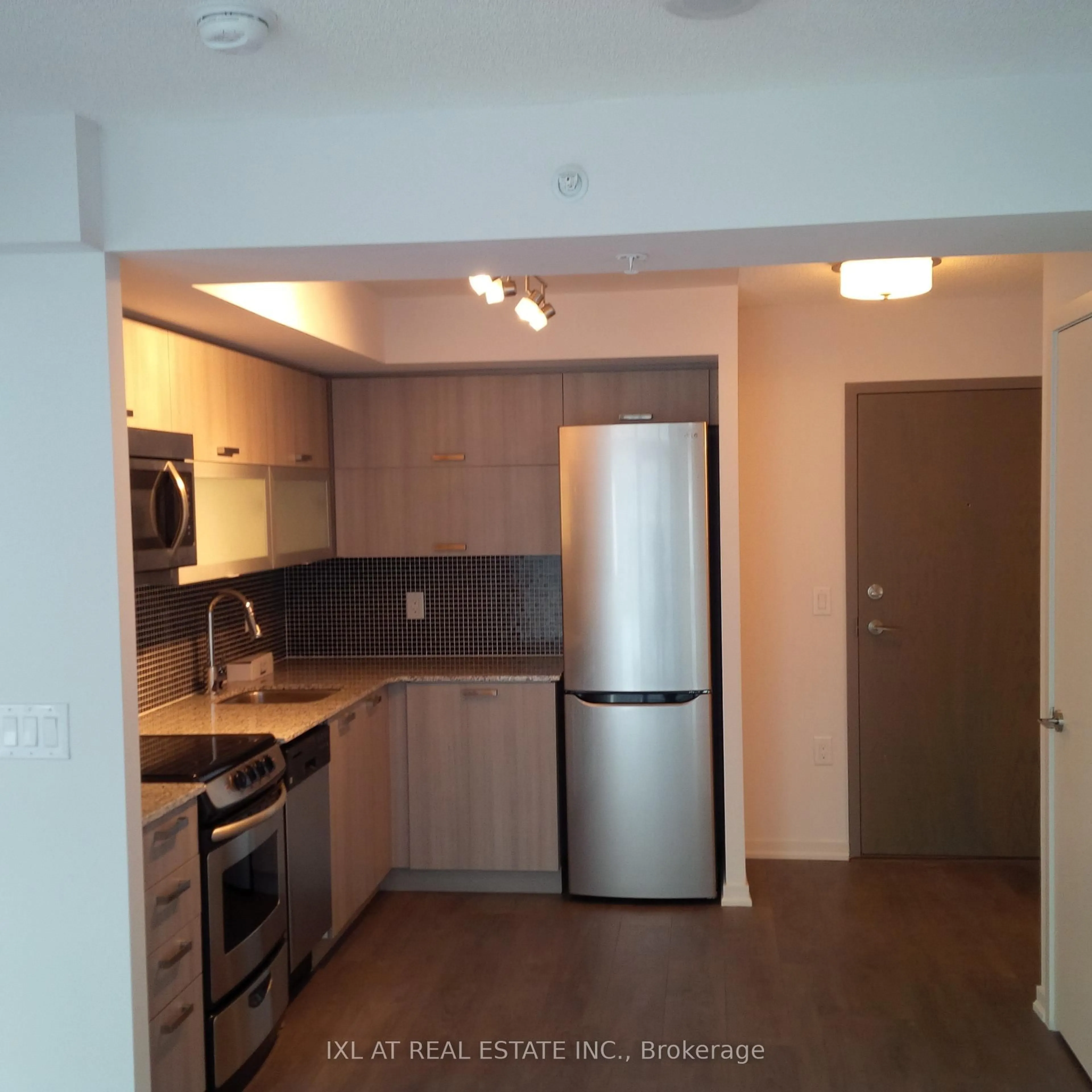 Standard kitchen, unknown for 36 Lisgar St #2003, Toronto Ontario M6J 0C7