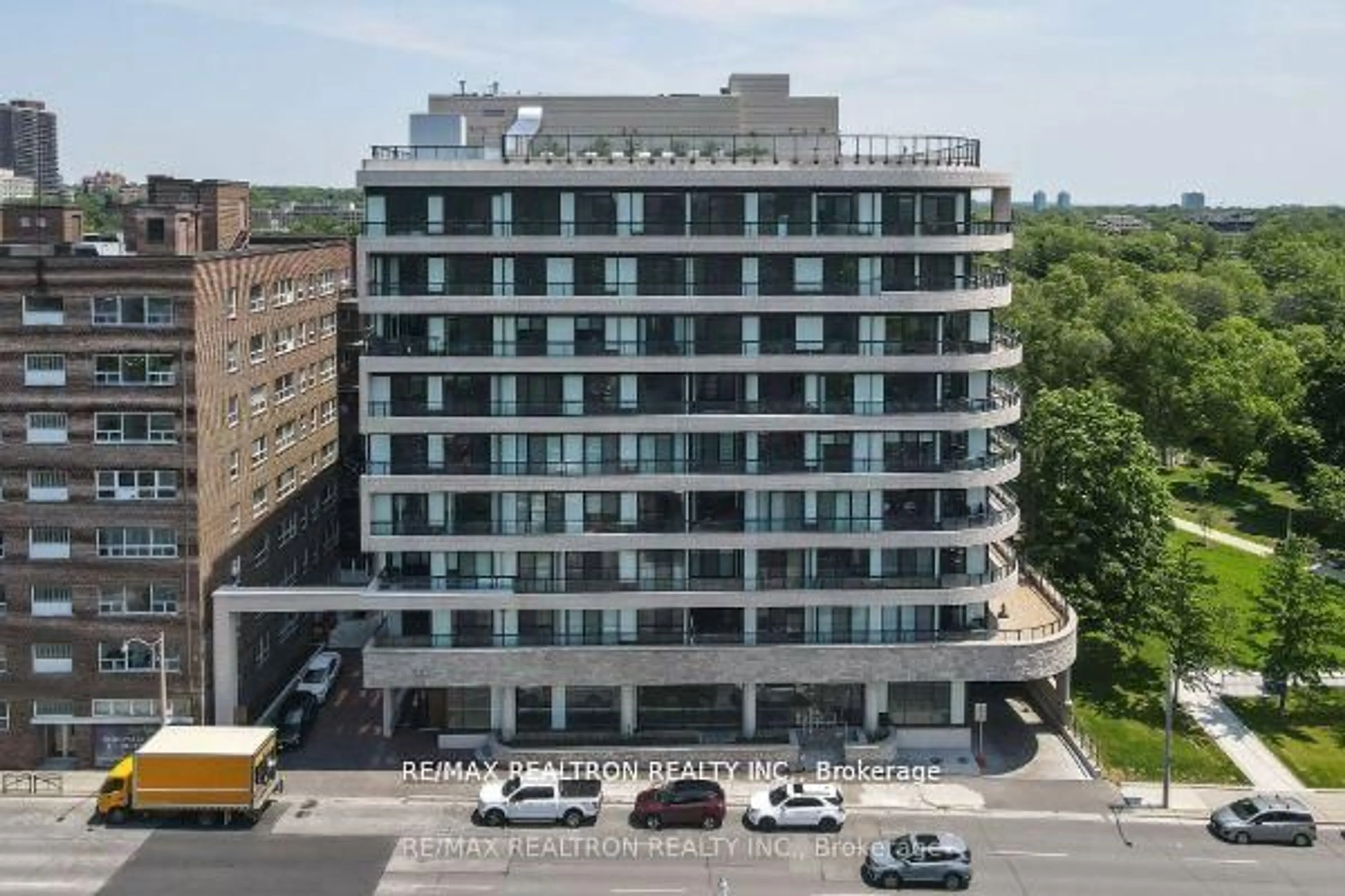 A pic from outside/outdoor area/front of a property/back of a property/a pic from drone, building for 285 Avenue Rd #502, Toronto Ontario M4V 2G8