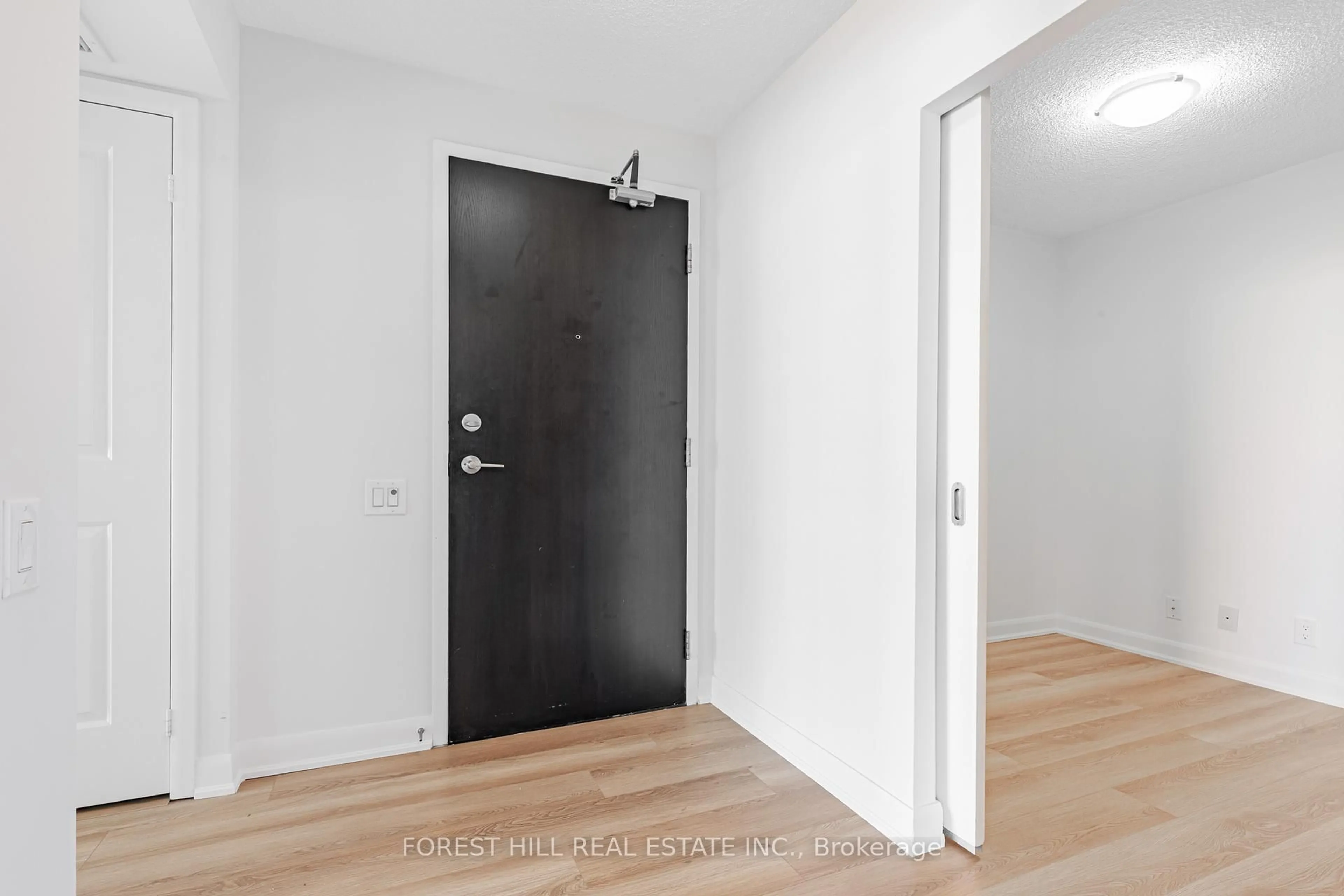 Indoor entryway for 17 Anndale Dr #2315, Toronto Ontario M2N 2W7
