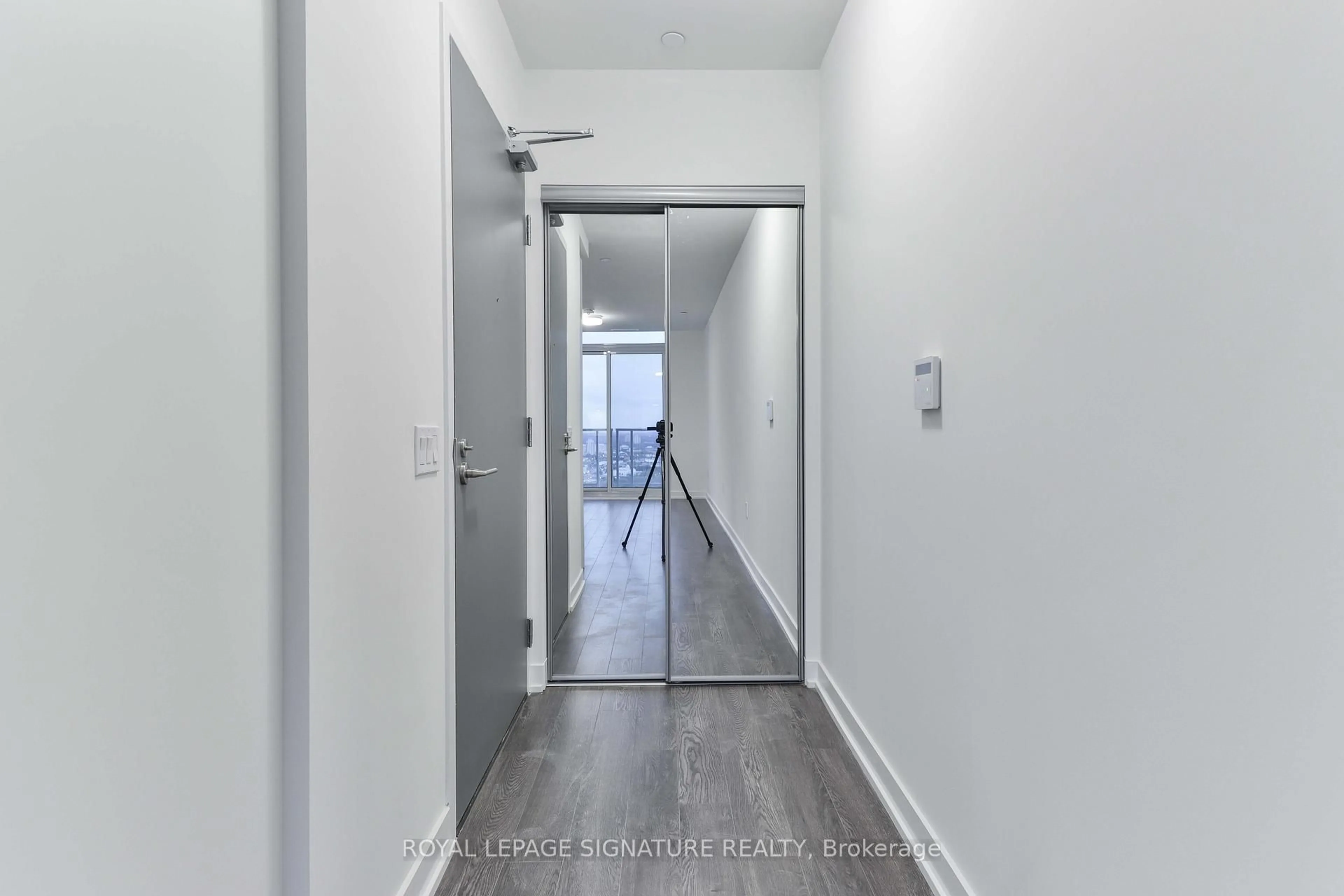 Indoor entryway for 50 O'Neill Rd #3205, Toronto Ontario M3C 0R1