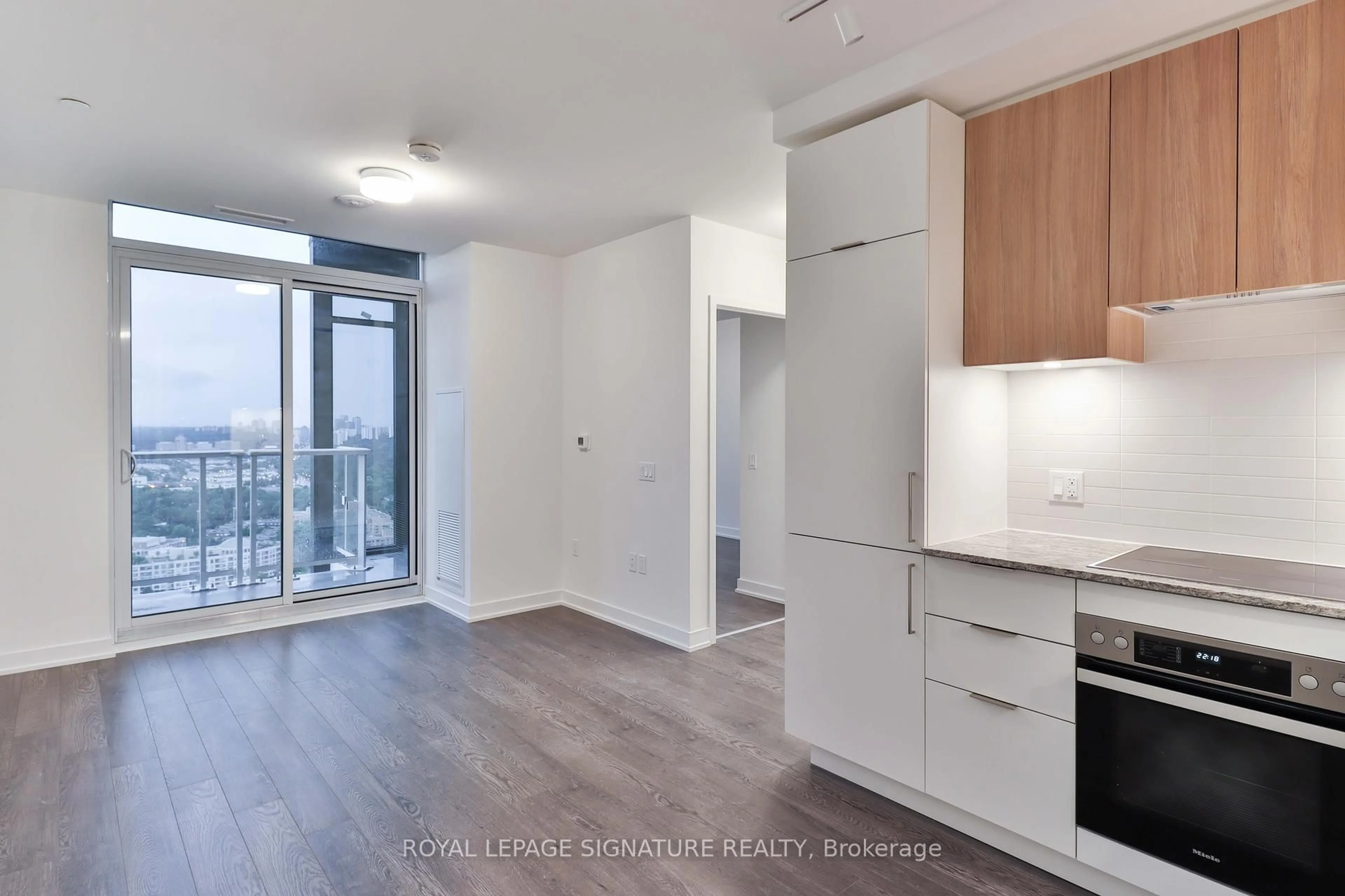 Standard kitchen, wood/laminate floor for 50 O'Neill Rd #3205, Toronto Ontario M3C 0R1