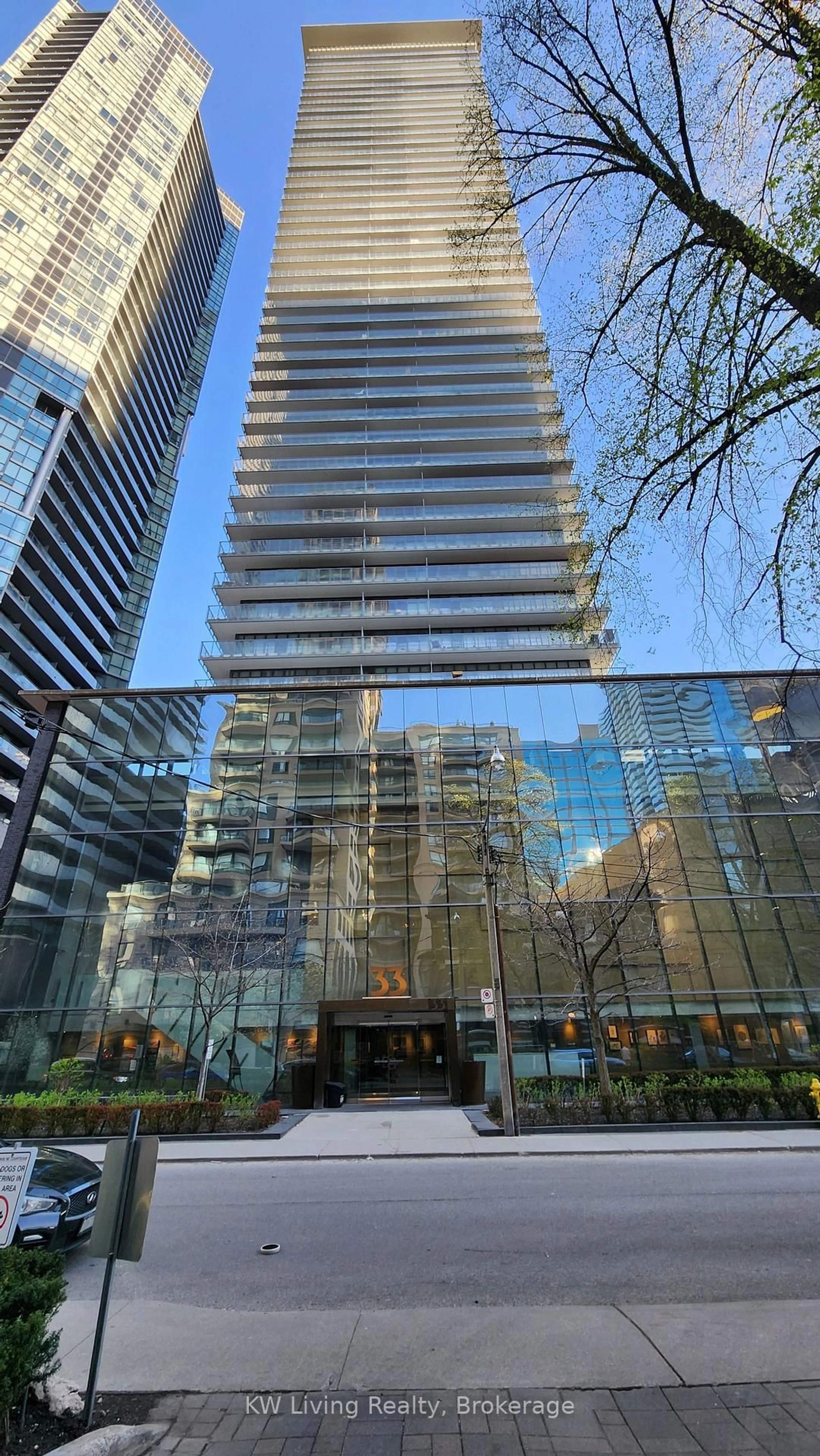 Indoor foyer for 33 Charles St #2507, Toronto Ontario M4Y 0A2