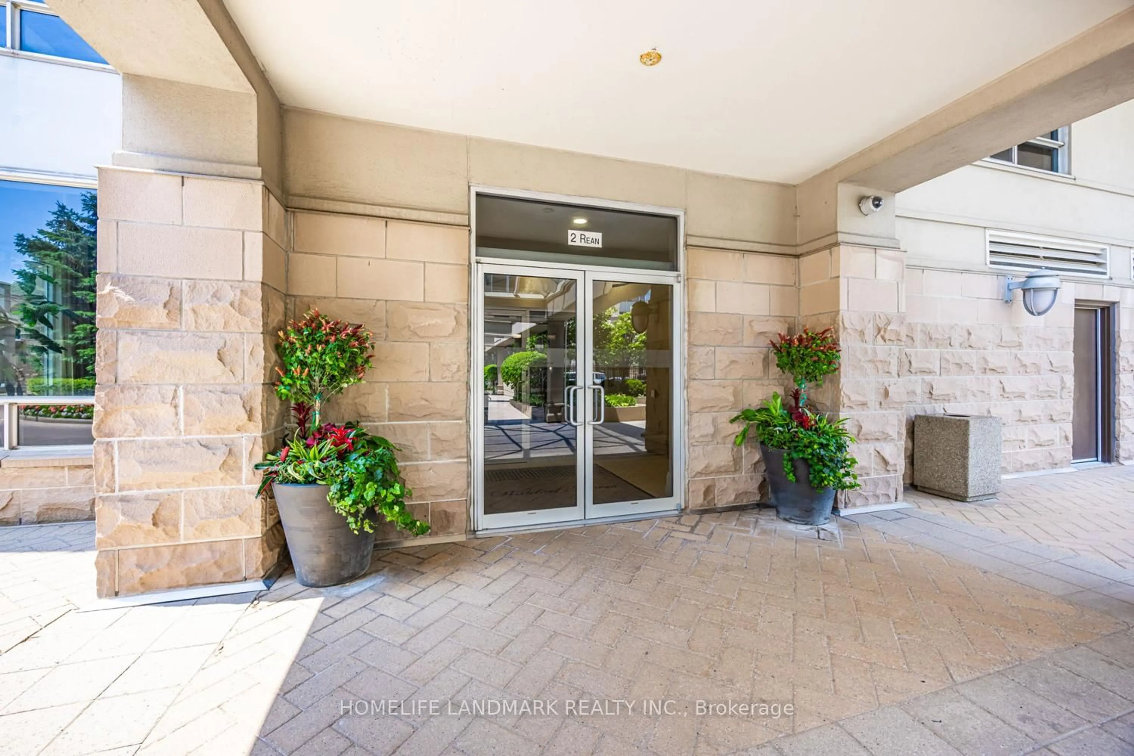 Indoor foyer for 2 Rean Dr #1010, Toronto Ontario M2K 3B8
